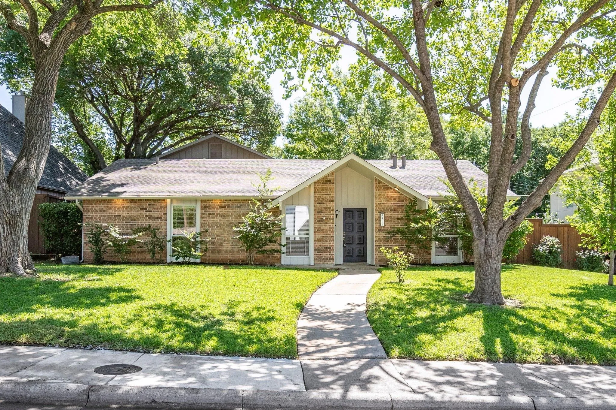 Single Family Residence For Rent