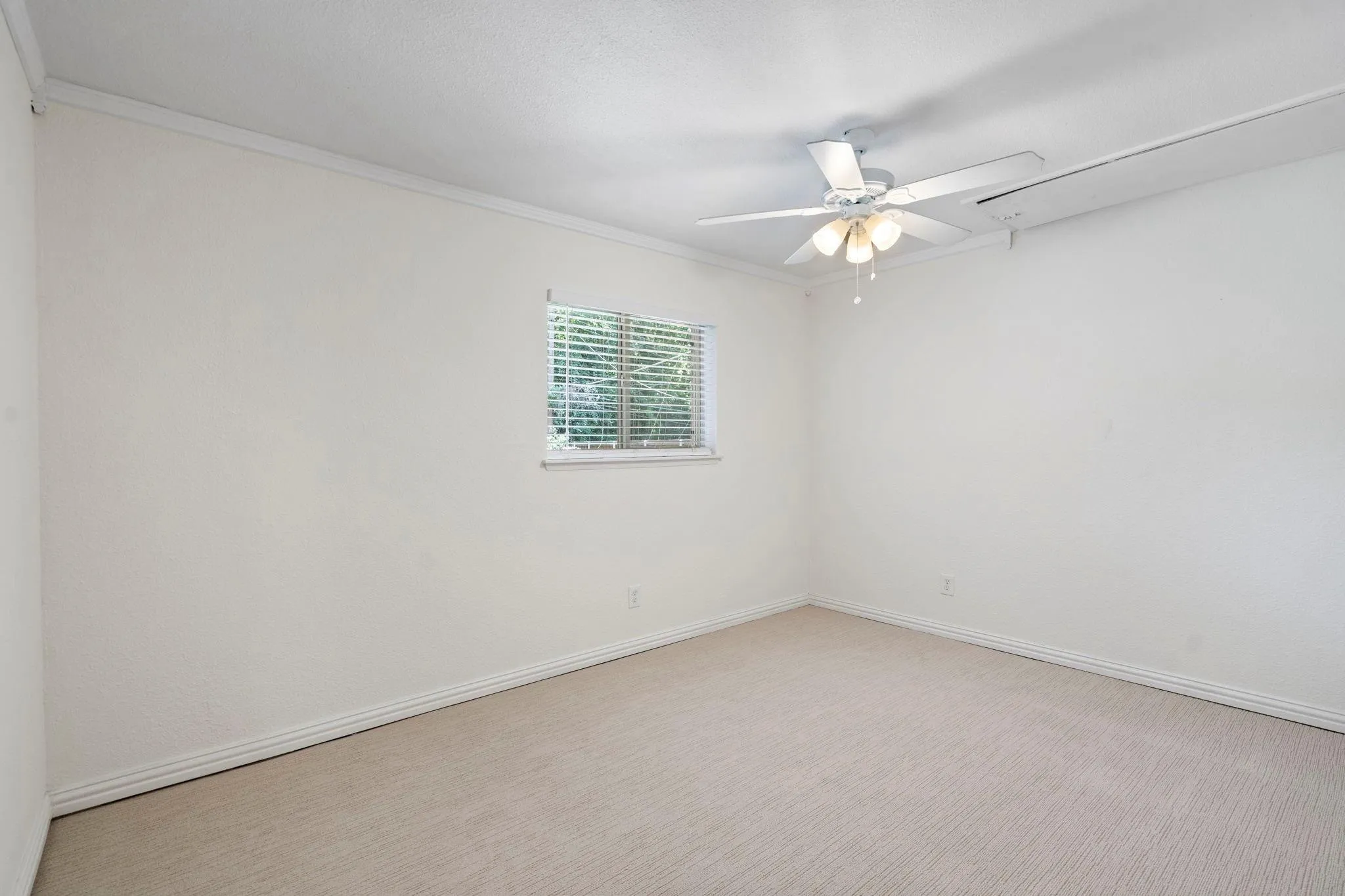 Single Family Residence For Rent in Dallas County , 7162 Carrousel Circle, Dallas, Texas 75214, 4 Bedroom, 3 Bathroom, Garage spaces, 2,493 Sqft, built in 1971, mls#21379305, Real Estate Agent in Dallas, Homes For Rent in Dallas county, Homes For Rent in Dallas, Realtor in Dallas Texas, Real Estate Brokerage Independent Realty Texas, Luminita Cordes Realtor