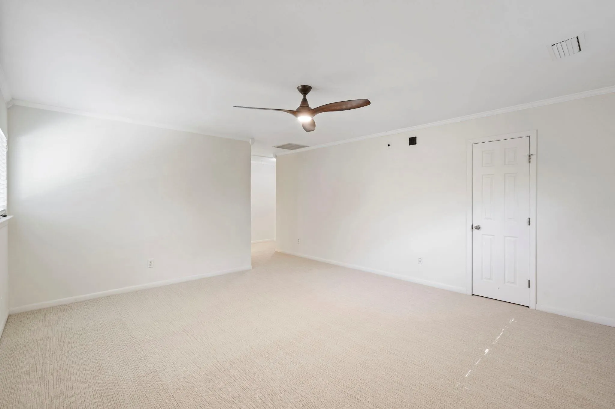 Single Family Residence For Rent in Dallas County , 7162 Carrousel Circle, Dallas, Texas 75214, 4 Bedroom, 3 Bathroom, Garage spaces, 2,493 Sqft, built in 1971, mls#21379305, Real Estate Agent in Dallas, Homes For Rent in Dallas county, Homes For Rent in Dallas, Realtor in Dallas Texas, Real Estate Brokerage Independent Realty Texas, Luminita Cordes Realtor