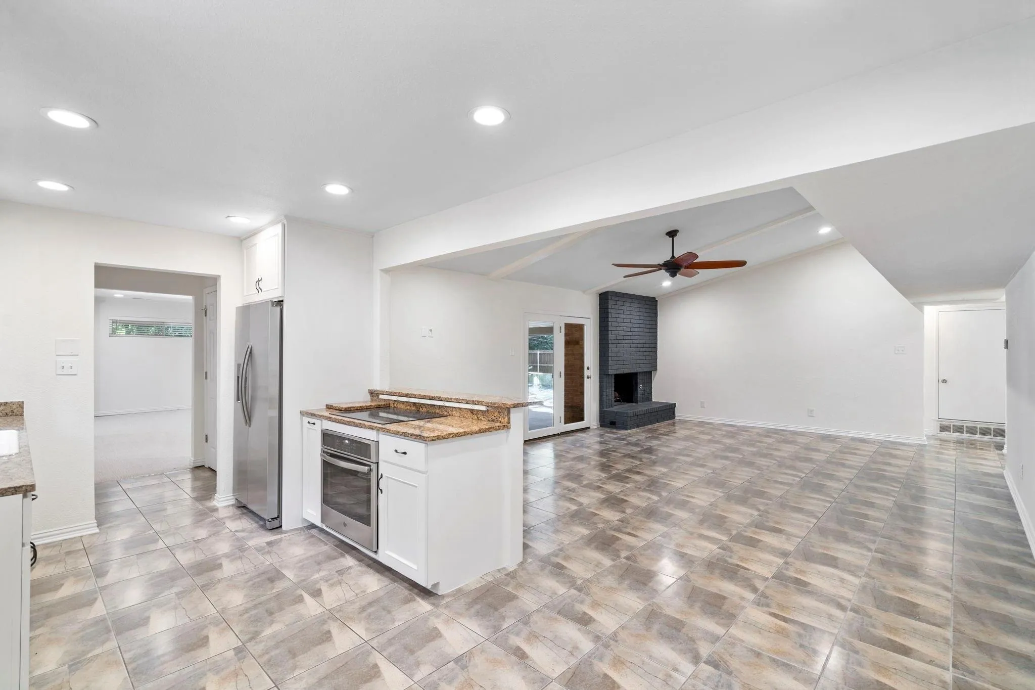 Single Family Residence For Rent in Dallas County , 7162 Carrousel Circle, Dallas, Texas 75214, 4 Bedroom, 3 Bathroom, Garage spaces, 2,493 Sqft, built in 1971, mls#21379305, Real Estate Agent in Dallas, Homes For Rent in Dallas county, Homes For Rent in Dallas, Realtor in Dallas Texas, Real Estate Brokerage Independent Realty Texas, Luminita Cordes Realtor