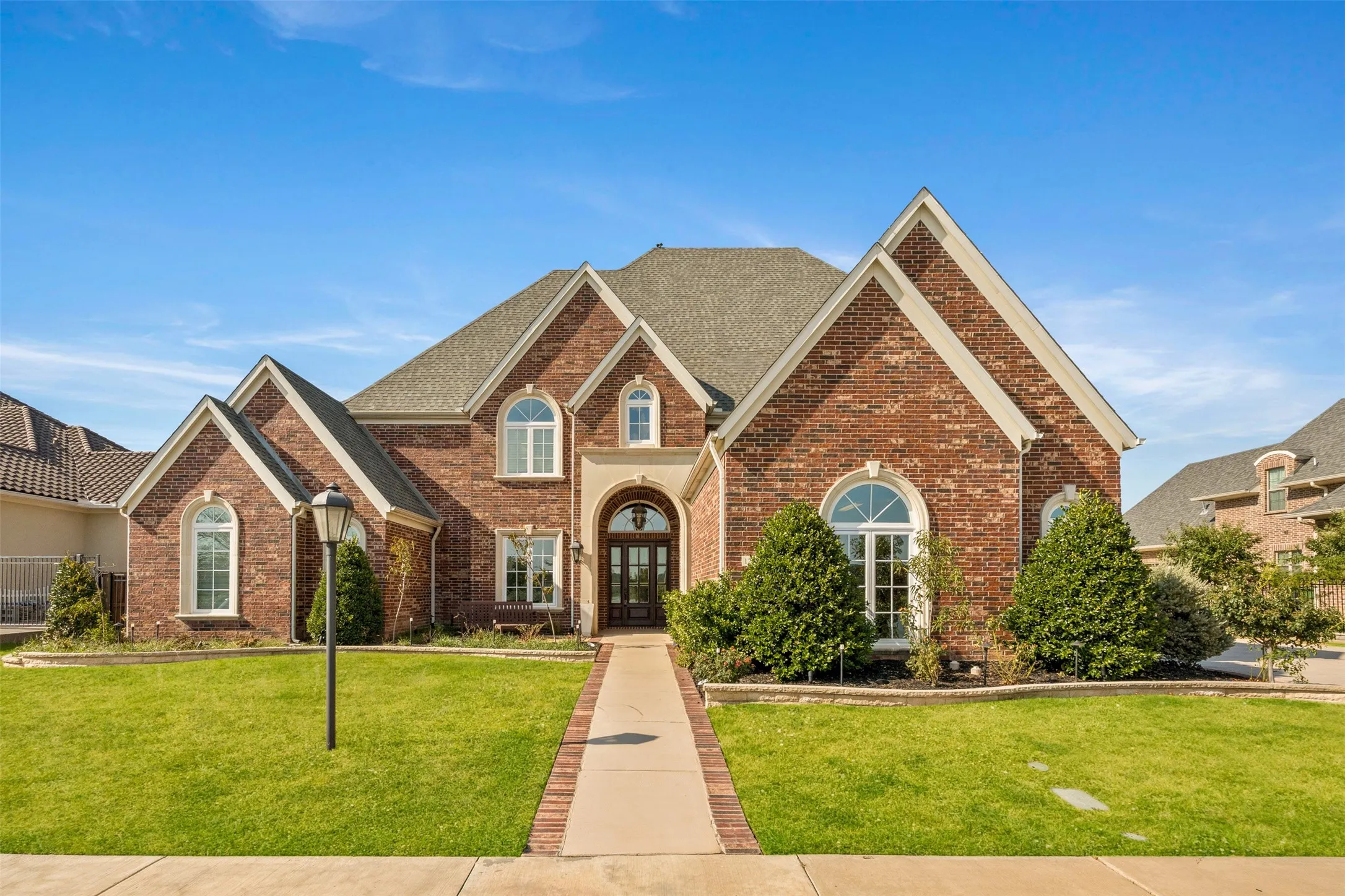 Single Family Residence For Sale in Tarrant County , 1217 Viridian Park Lane, Arlington, Texas 76005, 5 Bedroom, 5 Bathroom, 3 Garage spaces, 6,316 Sqft, built in 2015, mls#21379302, Real Estate Agent in Arlington, Homes For Sale in Tarrant county, Homes For Sale in Arlington, Realtor in Arlington Texas, Real Estate Brokerage Independent Realty Texas, Luminita Cordes Realtor