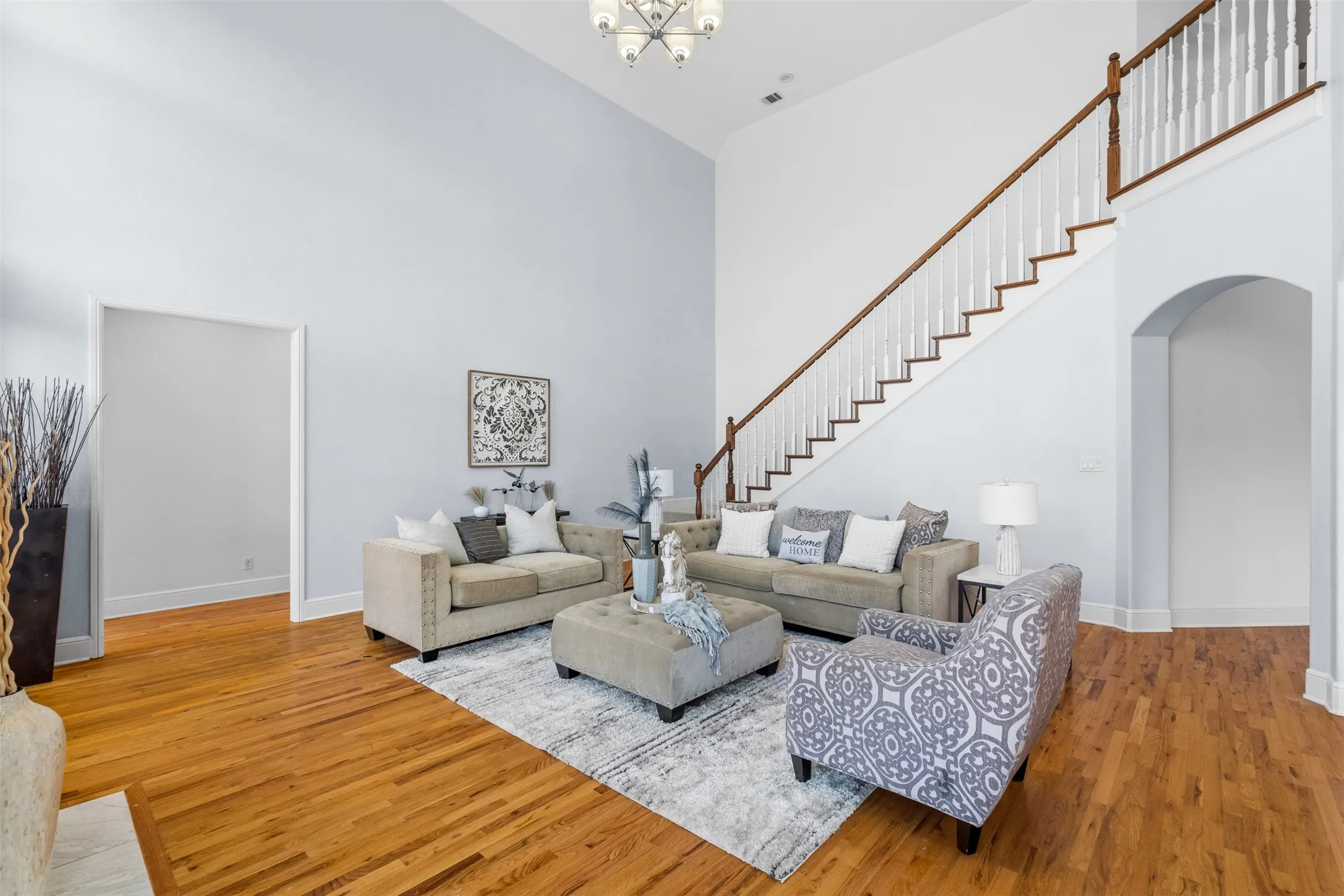 Single Family Residence For Sale in Tarrant County , 1217 Viridian Park Lane, Arlington, Texas 76005, 5 Bedroom, 5 Bathroom, 3 Garage spaces, 6,316 Sqft, built in 2015, mls#21379302, Real Estate Agent in Arlington, Homes For Sale in Tarrant county, Homes For Sale in Arlington, Realtor in Arlington Texas, Real Estate Brokerage Independent Realty Texas, Luminita Cordes Realtor