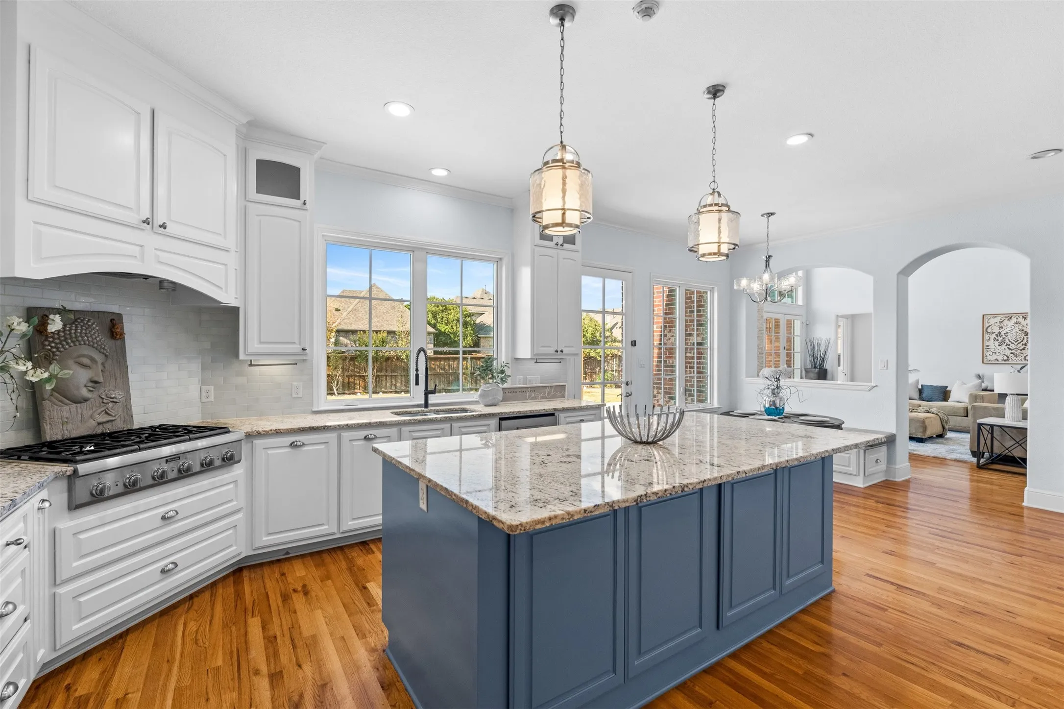 Single Family Residence For Sale in Tarrant County , 1217 Viridian Park Lane, Arlington, Texas 76005, 5 Bedroom, 5 Bathroom, 3 Garage spaces, 6,316 Sqft, built in 2015, mls#21379302, Real Estate Agent in Arlington, Homes For Sale in Tarrant county, Homes For Sale in Arlington, Realtor in Arlington Texas, Real Estate Brokerage Independent Realty Texas, Luminita Cordes Realtor