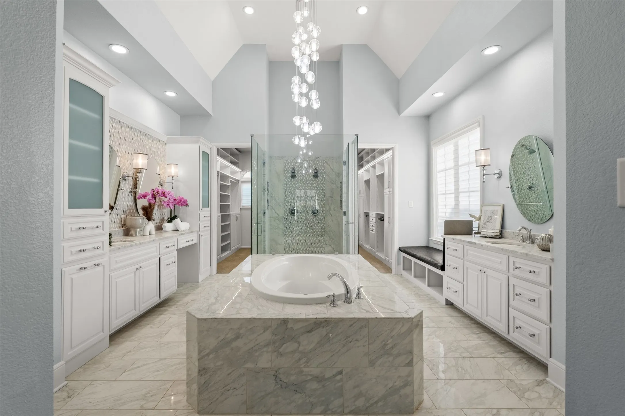 Single Family Residence For Sale in Tarrant County , 1217 Viridian Park Lane, Arlington, Texas 76005, 5 Bedroom, 5 Bathroom, 3 Garage spaces, 6,316 Sqft, built in 2015, mls#21379302, Real Estate Agent in Arlington, Homes For Sale in Tarrant county, Homes For Sale in Arlington, Realtor in Arlington Texas, Real Estate Brokerage Independent Realty Texas, Luminita Cordes Realtor