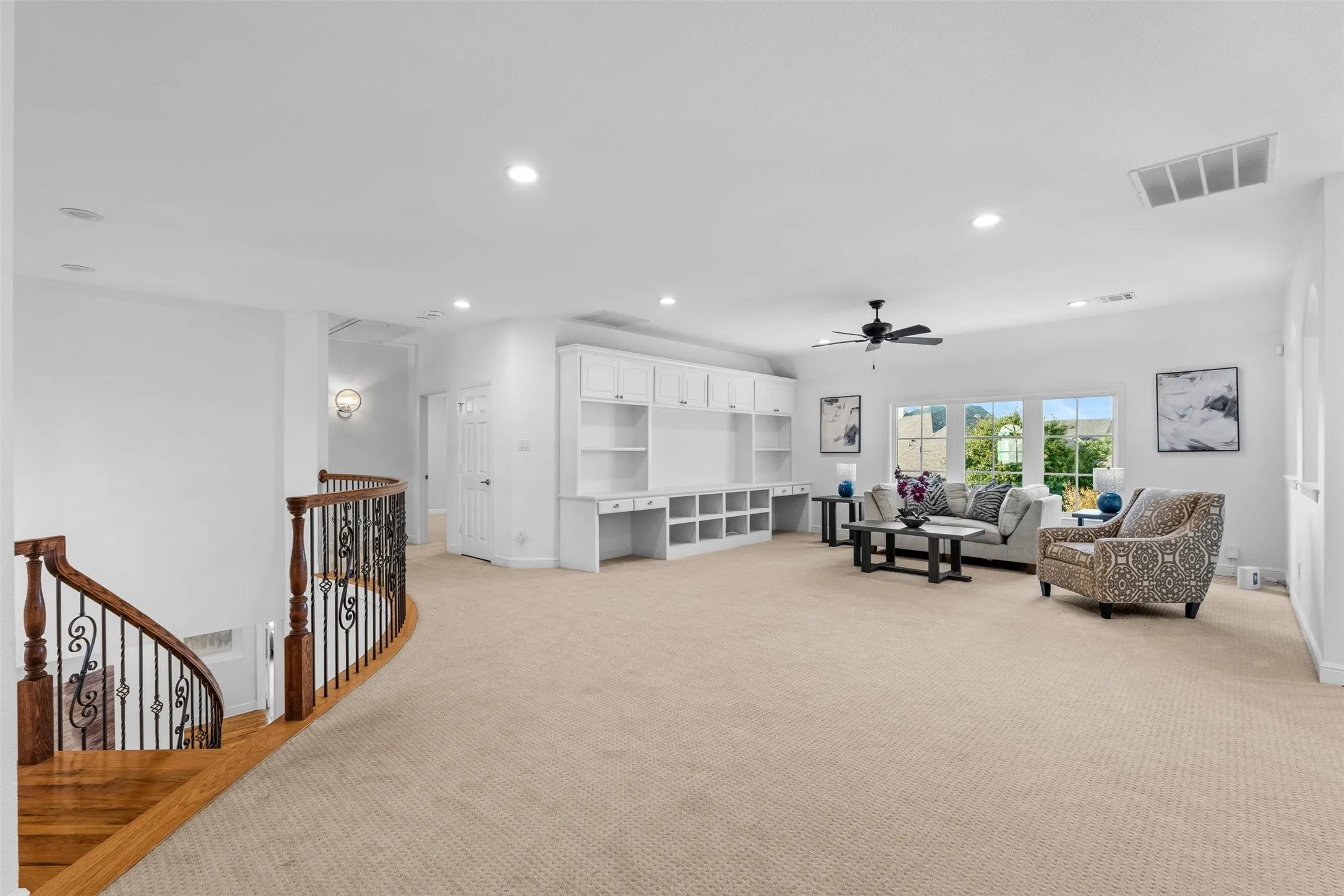 Single Family Residence For Sale in Tarrant County , 1217 Viridian Park Lane, Arlington, Texas 76005, 5 Bedroom, 5 Bathroom, 3 Garage spaces, 6,316 Sqft, built in 2015, mls#21379302, Real Estate Agent in Arlington, Homes For Sale in Tarrant county, Homes For Sale in Arlington, Realtor in Arlington Texas, Real Estate Brokerage Independent Realty Texas, Luminita Cordes Realtor