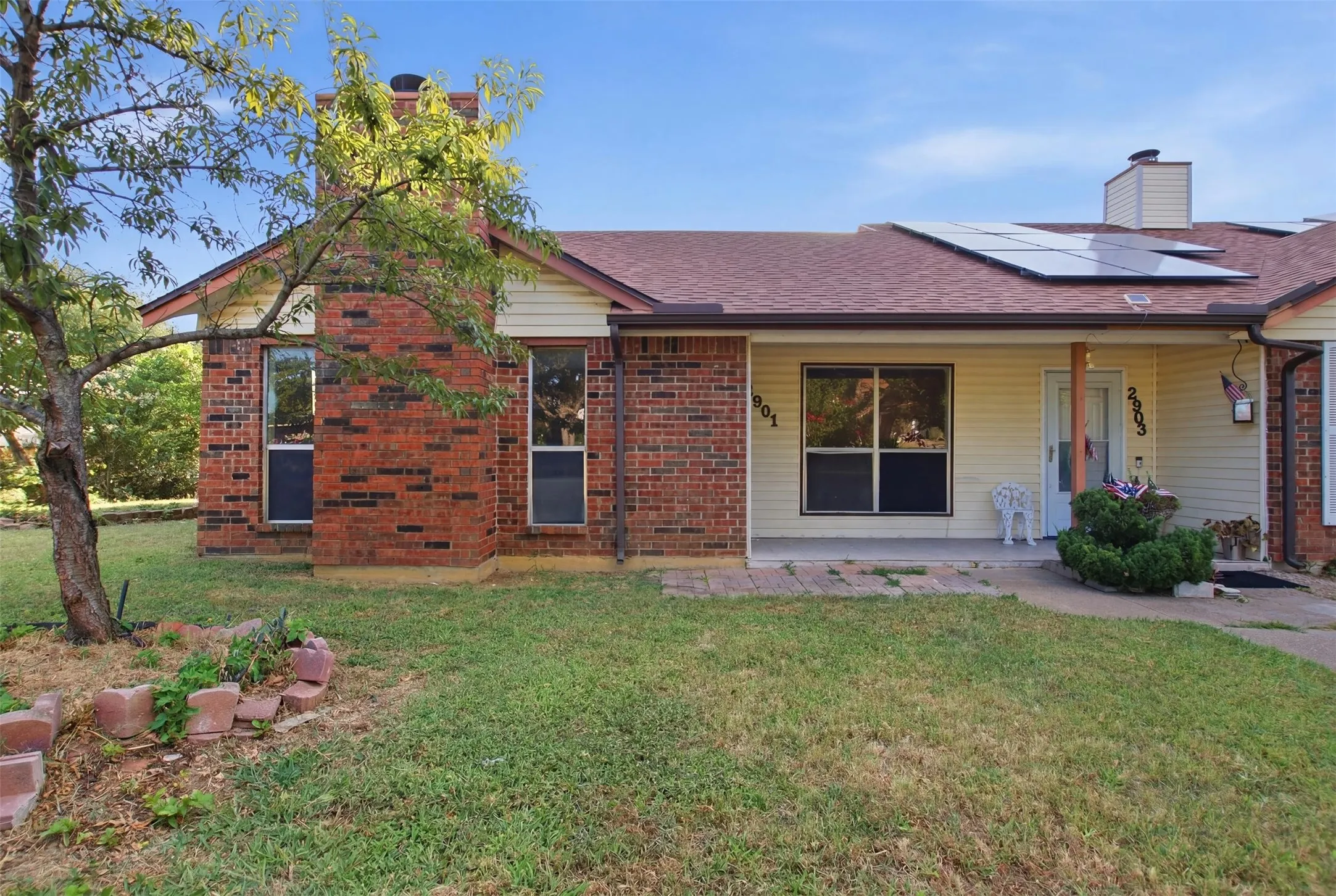Single Family Residence For Rent in Tarrant County , 2901 Kathleen Lane, Euless, Texas 76039, 2 Bedroom, 1 Bathroom, Garage spaces, 990 Sqft, built in 1983, mls#21379310, Real Estate Agent in Euless, Homes For Rent in Tarrant county, Homes For Rent in Euless, Realtor in Euless Texas, Real Estate Brokerage Independent Realty Texas, Luminita Cordes Realtor