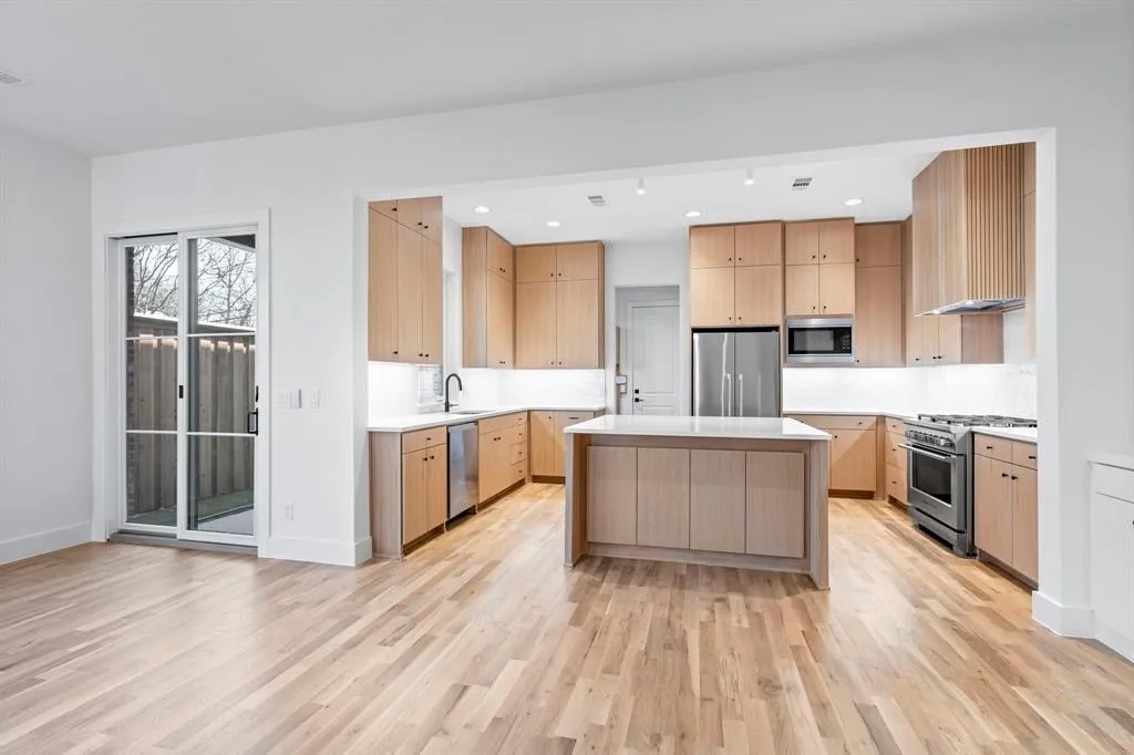 Single Family Residence For Rent in Dallas County , 5836 Martel Avenue, Dallas, Texas 75206, 4 Bedroom, 4 Bathroom, 2 Garage spaces, 3,167 Sqft, built in 2025, mls#21379309, Real Estate Agent in Dallas, Homes For Rent in Dallas county, Homes For Rent in Dallas, Realtor in Dallas Texas, Real Estate Brokerage Independent Realty Texas, Luminita Cordes Realtor