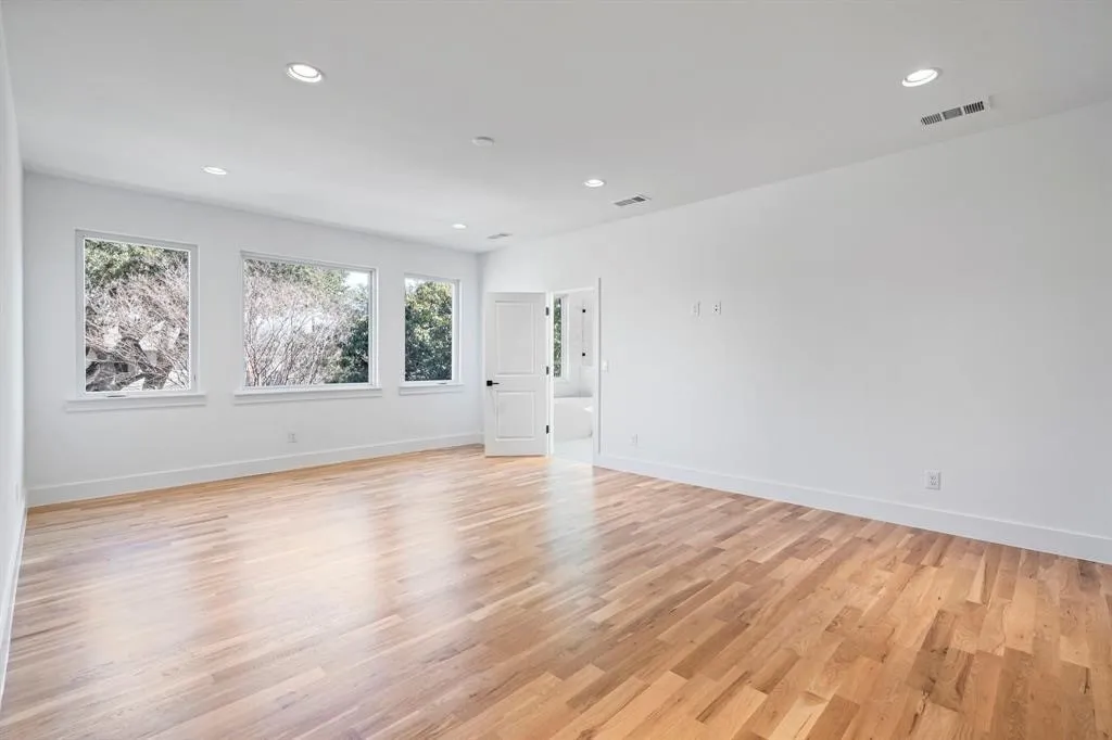 Single Family Residence For Rent in Dallas County , 5836 Martel Avenue, Dallas, Texas 75206, 4 Bedroom, 4 Bathroom, 2 Garage spaces, 3,167 Sqft, built in 2025, mls#21379309, Real Estate Agent in Dallas, Homes For Rent in Dallas county, Homes For Rent in Dallas, Realtor in Dallas Texas, Real Estate Brokerage Independent Realty Texas, Luminita Cordes Realtor