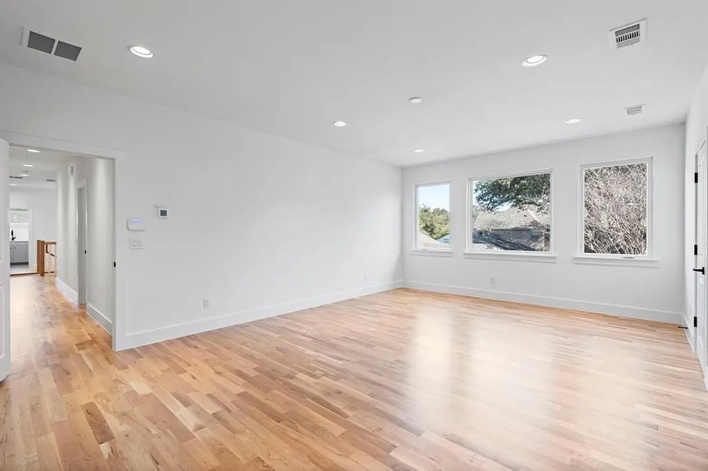 Single Family Residence For Rent in Dallas County , 5836 Martel Avenue, Dallas, Texas 75206, 4 Bedroom, 4 Bathroom, 2 Garage spaces, 3,167 Sqft, built in 2025, mls#21379309, Real Estate Agent in Dallas, Homes For Rent in Dallas county, Homes For Rent in Dallas, Realtor in Dallas Texas, Real Estate Brokerage Independent Realty Texas, Luminita Cordes Realtor