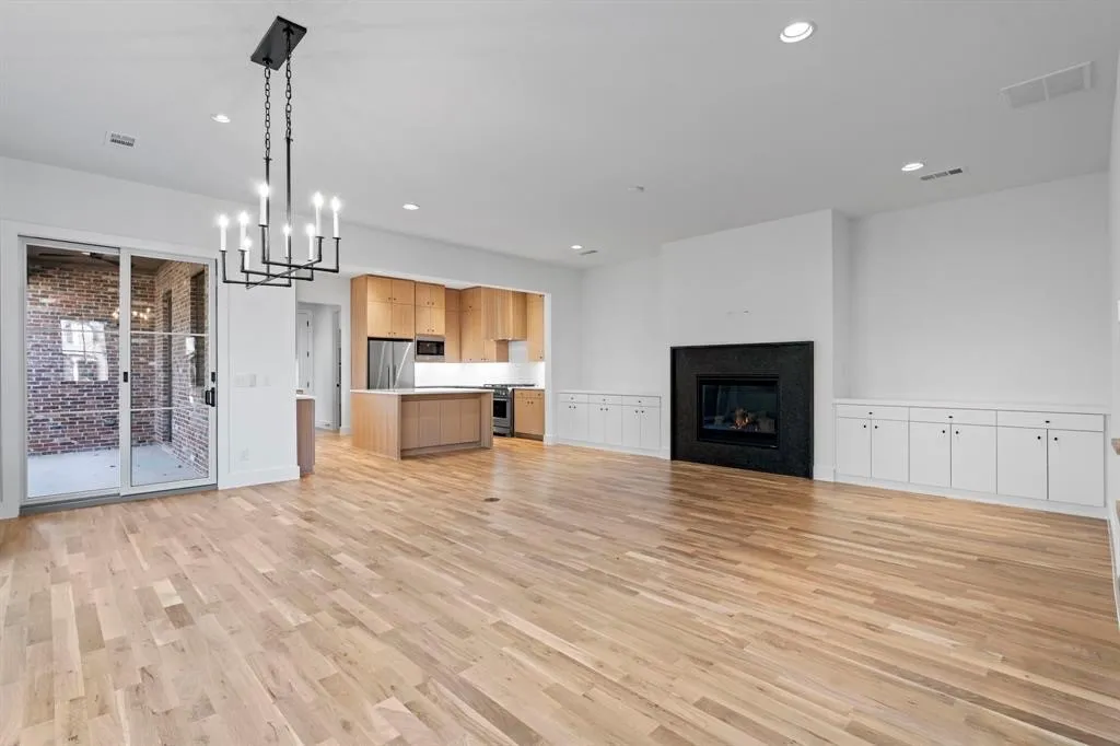 Single Family Residence For Rent in Dallas County , 5836 Martel Avenue, Dallas, Texas 75206, 4 Bedroom, 4 Bathroom, 2 Garage spaces, 3,167 Sqft, built in 2025, mls#21379309, Real Estate Agent in Dallas, Homes For Rent in Dallas county, Homes For Rent in Dallas, Realtor in Dallas Texas, Real Estate Brokerage Independent Realty Texas, Luminita Cordes Realtor
