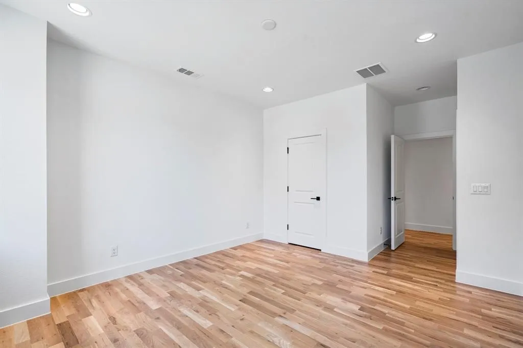 Single Family Residence For Rent in Dallas County , 5836 Martel Avenue, Dallas, Texas 75206, 4 Bedroom, 4 Bathroom, 2 Garage spaces, 3,167 Sqft, built in 2025, mls#21379309, Real Estate Agent in Dallas, Homes For Rent in Dallas county, Homes For Rent in Dallas, Realtor in Dallas Texas, Real Estate Brokerage Independent Realty Texas, Luminita Cordes Realtor