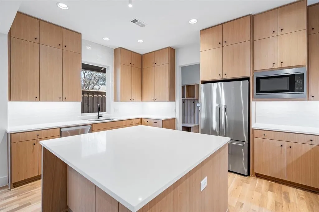 Single Family Residence For Rent in Dallas County , 5836 Martel Avenue, Dallas, Texas 75206, 4 Bedroom, 4 Bathroom, 2 Garage spaces, 3,167 Sqft, built in 2025, mls#21379309, Real Estate Agent in Dallas, Homes For Rent in Dallas county, Homes For Rent in Dallas, Realtor in Dallas Texas, Real Estate Brokerage Independent Realty Texas, Luminita Cordes Realtor