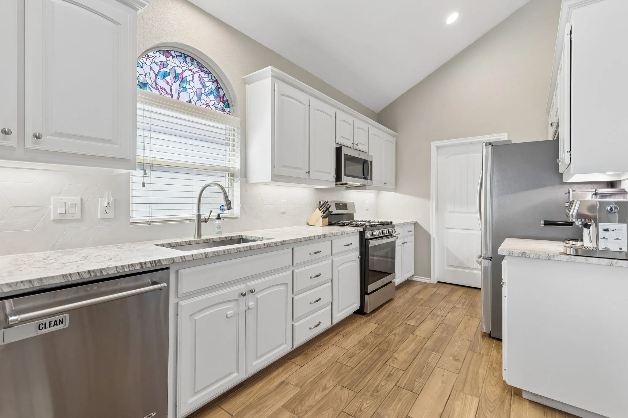 Single Family Residence For Sale in Tarrant County , 10336 Point Lobos Trail, Fort Worth, Texas 76177, 4 Bedroom, 2 Bathroom, 2 Garage spaces, 1,805 Sqft, built in 2011, mls#21378874, Real Estate Agent in Fort Worth, Homes For Sale in Tarrant county, Homes For Sale in Fort Worth, Realtor in Fort Worth Texas, Real Estate Brokerage Independent Realty Texas, Luminita Cordes Realtor