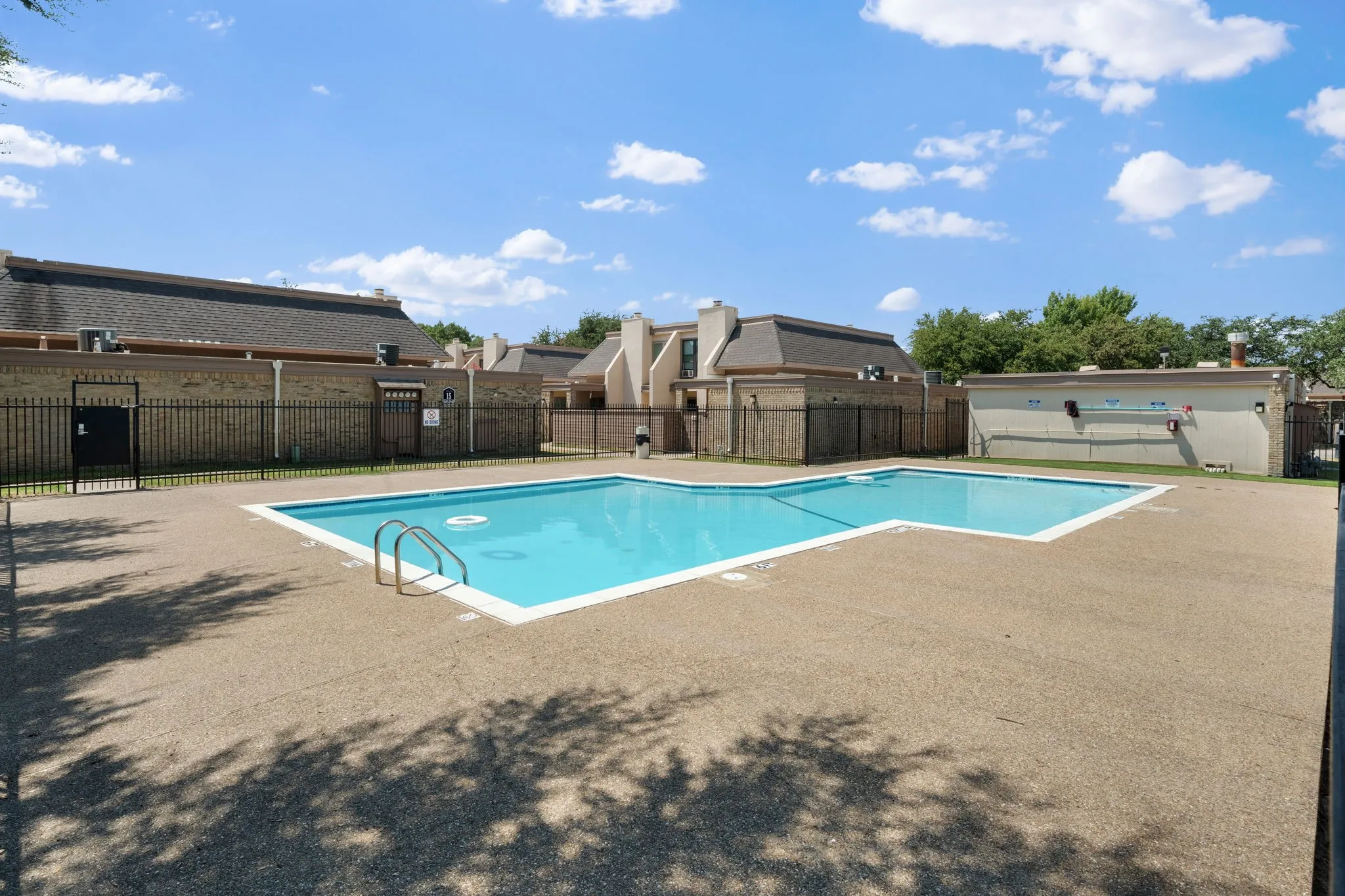 Condominium For Rent in Dallas County , 3121 Park Lane 1107, Dallas, Texas 75220, 2 Bedroom, 2 Bathroom, Garage spaces, 970 Sqft, built in 1969, mls#21378463, Real Estate Agent in Dallas, Homes For Rent in Dallas county, Homes For Rent in Dallas, Realtor in Dallas Texas, Real Estate Brokerage Independent Realty Texas, Luminita Cordes Realtor