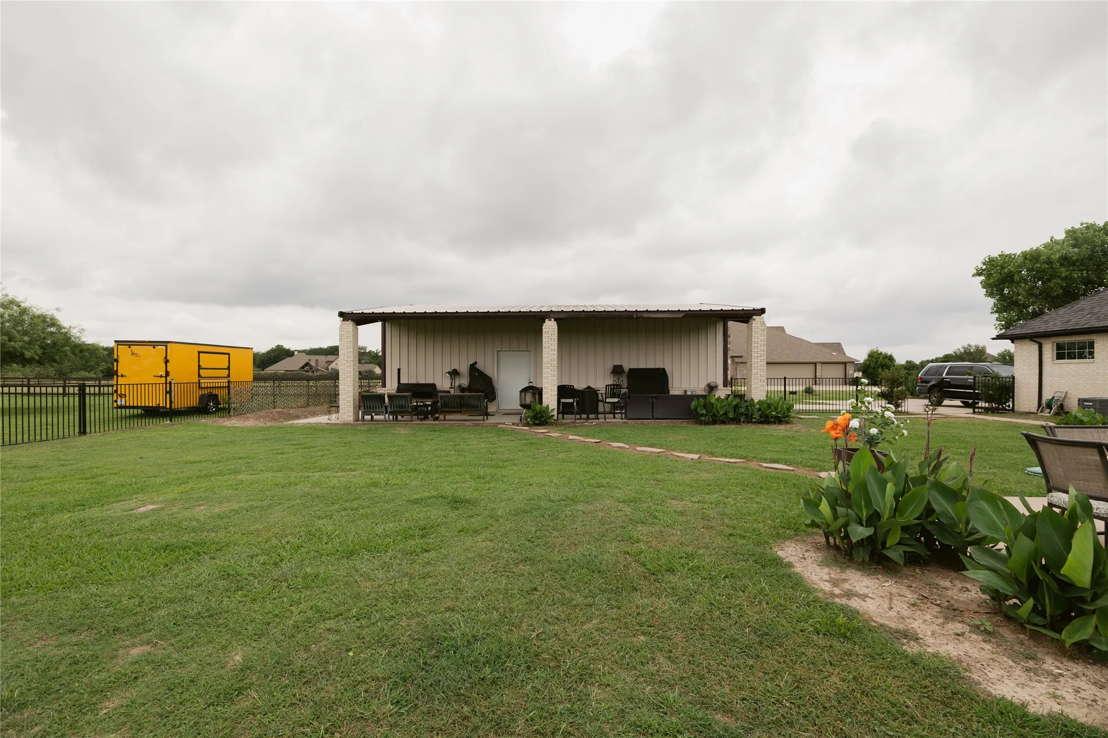 Single Family Residence For Sale in Rockwall County , 624 Horseshoe Bend, Royse City, Texas 75189, 5 Bedroom, 4 Bathroom, 3 Garage spaces, 2,957 Sqft, built in 2004, mls#21379316, Real Estate Agent in Royse City, Homes For Sale in Rockwall county, Homes For Sale in Royse City, Realtor in Royse City Texas, Real Estate Brokerage Independent Realty Texas, Luminita Cordes Realtor