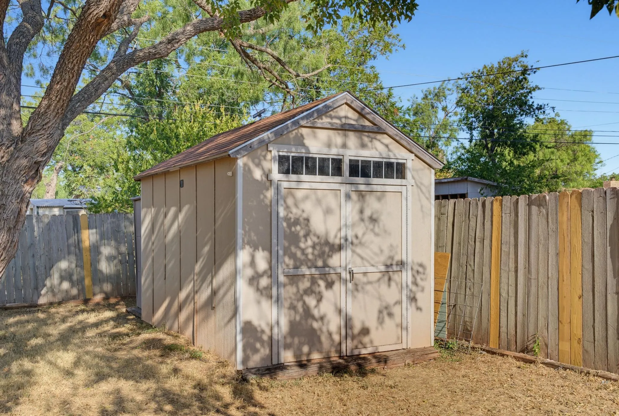 Single Family Residence For Sale in Taylor County , 750 Westview Drive, Abilene, Texas 79603, 4 Bedroom, 2 Bathroom, Garage spaces, 1,510 Sqft, built in 1956, mls#21379247, Real Estate Agent in Abilene, Homes For Sale in Taylor county, Homes For Sale in Abilene, Realtor in Abilene Texas, Real Estate Brokerage Independent Realty Texas, Luminita Cordes Realtor