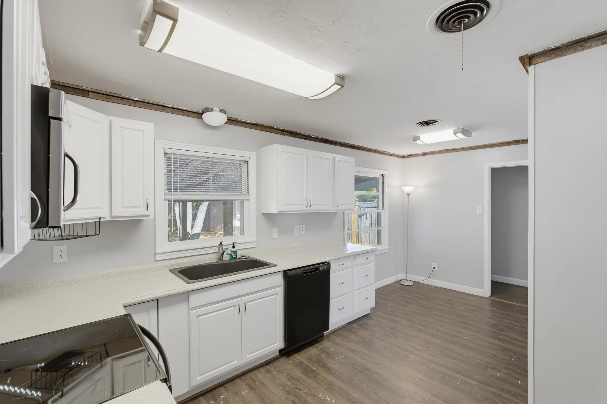 Single Family Residence For Sale in Taylor County , 750 Westview Drive, Abilene, Texas 79603, 4 Bedroom, 2 Bathroom, Garage spaces, 1,510 Sqft, built in 1956, mls#21379247, Real Estate Agent in Abilene, Homes For Sale in Taylor county, Homes For Sale in Abilene, Realtor in Abilene Texas, Real Estate Brokerage Independent Realty Texas, Luminita Cordes Realtor