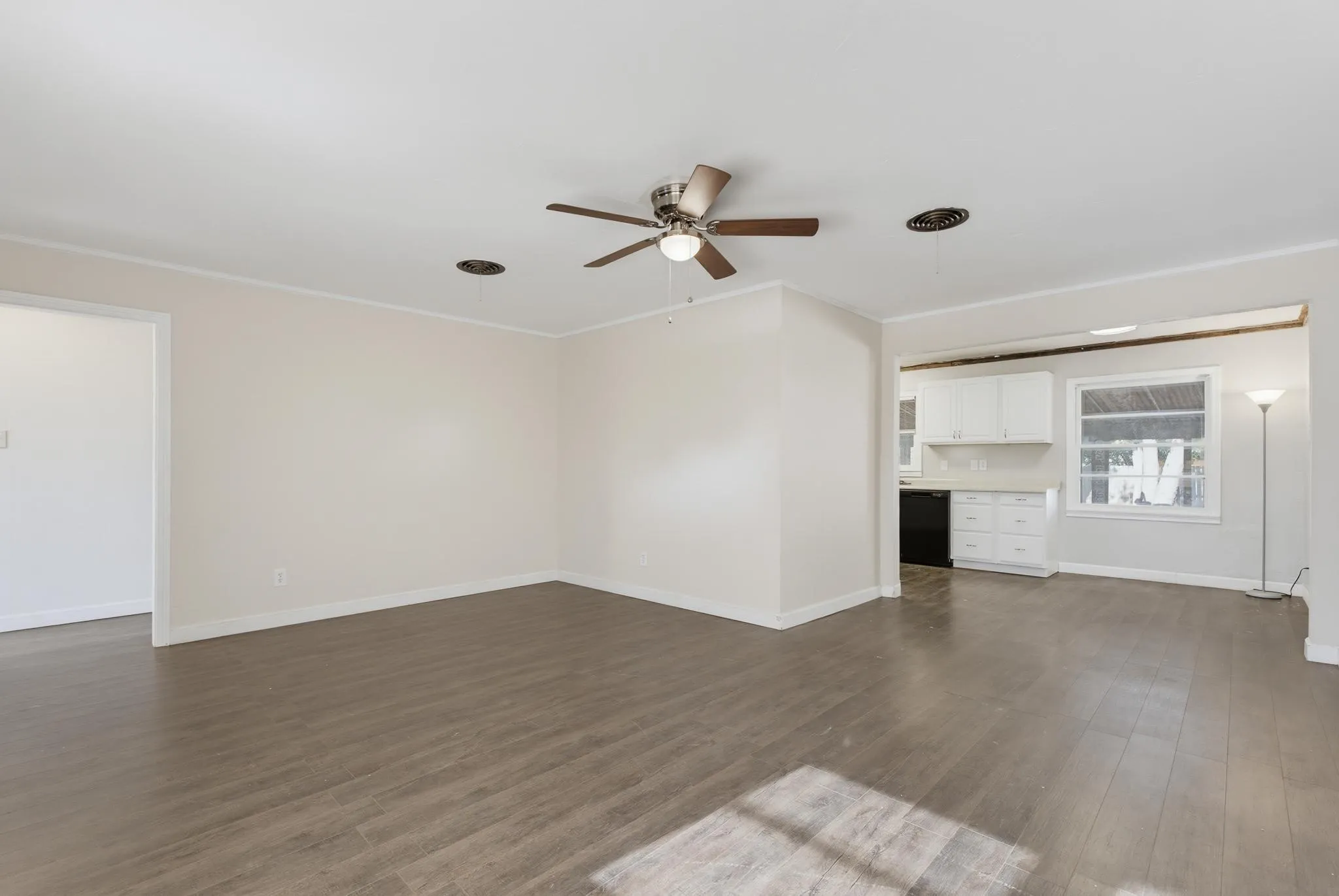 Single Family Residence For Sale in Taylor County , 750 Westview Drive, Abilene, Texas 79603, 4 Bedroom, 2 Bathroom, Garage spaces, 1,510 Sqft, built in 1956, mls#21379247, Real Estate Agent in Abilene, Homes For Sale in Taylor county, Homes For Sale in Abilene, Realtor in Abilene Texas, Real Estate Brokerage Independent Realty Texas, Luminita Cordes Realtor