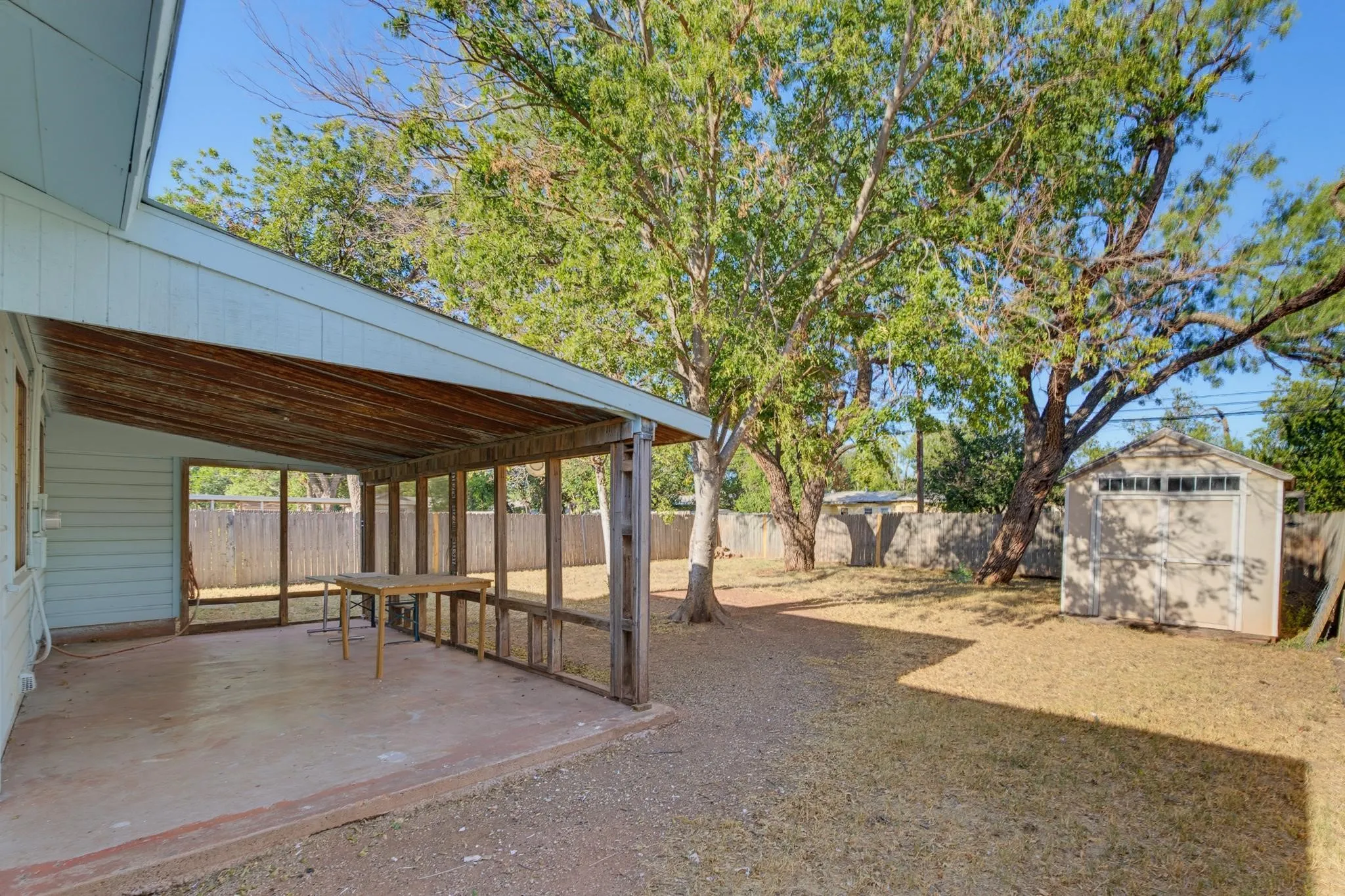 Single Family Residence For Sale in Taylor County , 750 Westview Drive, Abilene, Texas 79603, 4 Bedroom, 2 Bathroom, Garage spaces, 1,510 Sqft, built in 1956, mls#21379247, Real Estate Agent in Abilene, Homes For Sale in Taylor county, Homes For Sale in Abilene, Realtor in Abilene Texas, Real Estate Brokerage Independent Realty Texas, Luminita Cordes Realtor