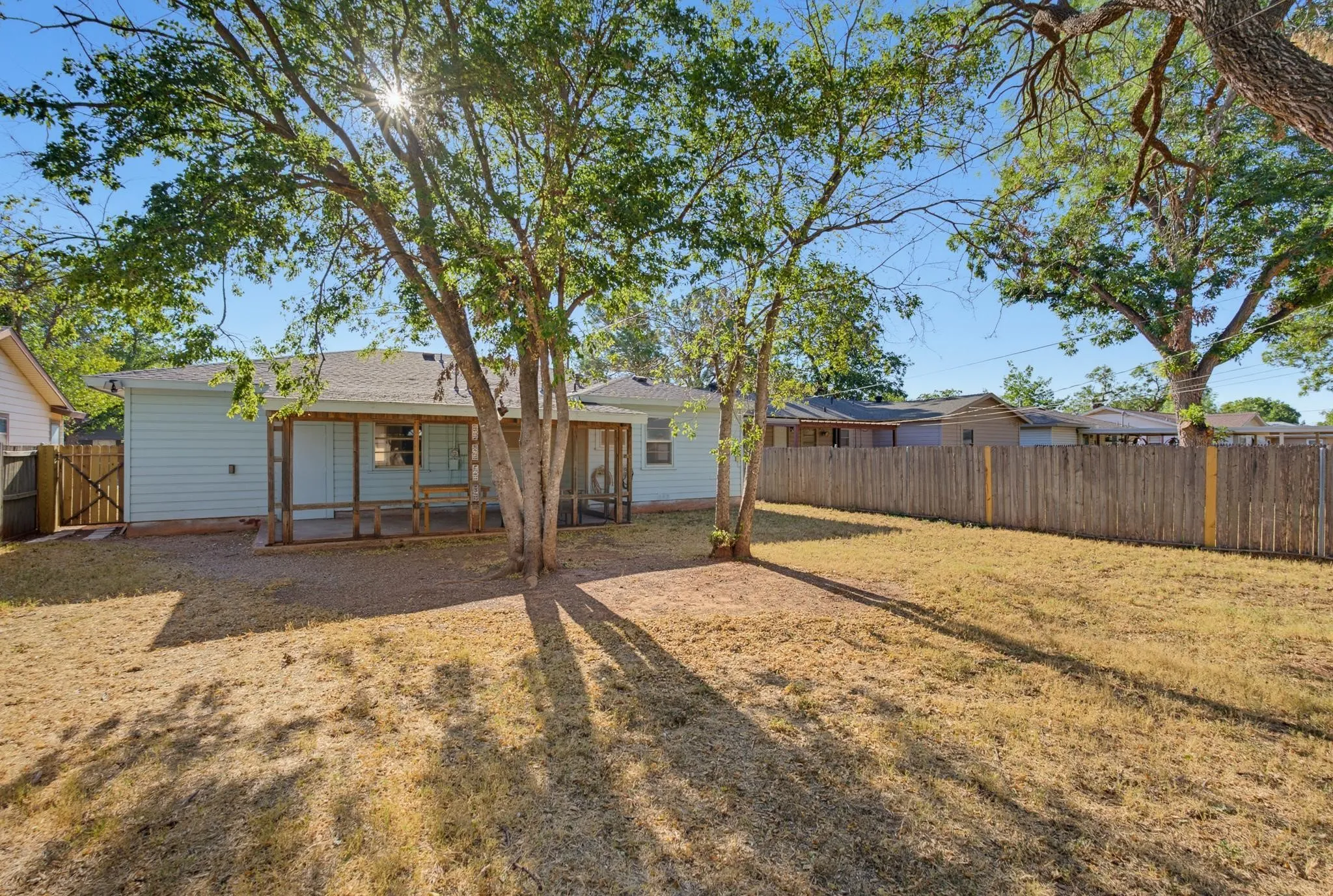 Single Family Residence For Sale in Taylor County , 750 Westview Drive, Abilene, Texas 79603, 4 Bedroom, 2 Bathroom, Garage spaces, 1,510 Sqft, built in 1956, mls#21379247, Real Estate Agent in Abilene, Homes For Sale in Taylor county, Homes For Sale in Abilene, Realtor in Abilene Texas, Real Estate Brokerage Independent Realty Texas, Luminita Cordes Realtor