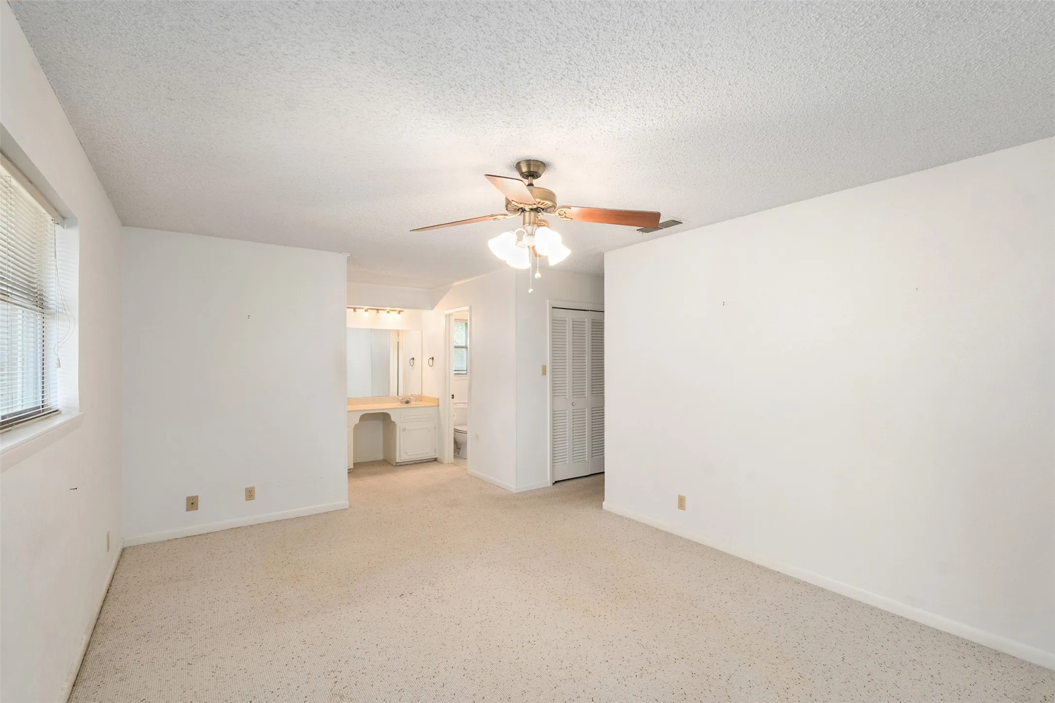 Primary bedroom with 2 closets