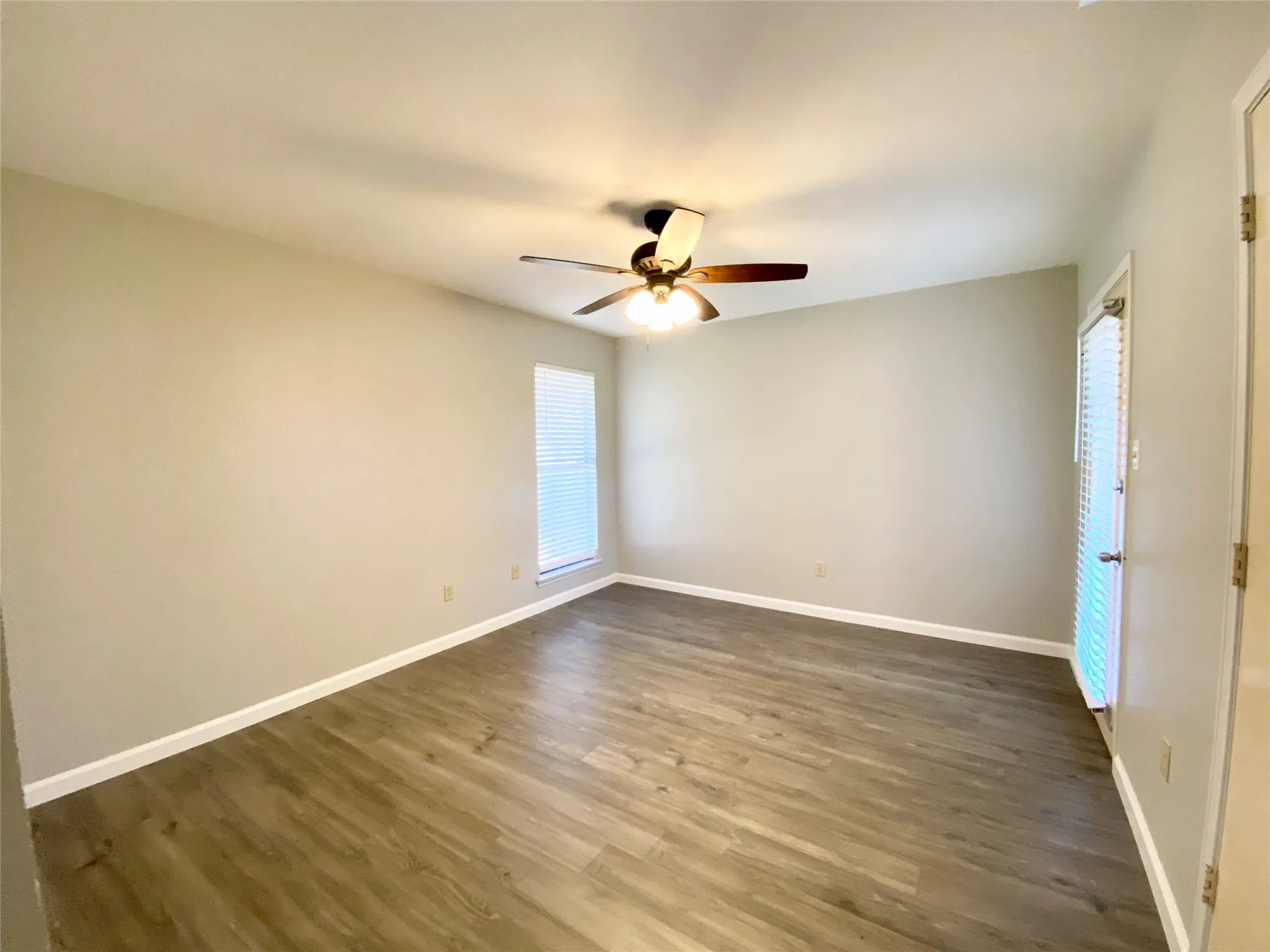 Single Family Residence For Rent in Tarrant County , 3809 Tamarron Lane, Arlington, Texas 76017, 2 Bedroom, 2 Bathroom, 1 Garage spaces, 1,122 Sqft, built in 1983, mls#21379323, Real Estate Agent in Arlington, Homes For Rent in Tarrant county, Homes For Rent in Arlington, Realtor in Arlington Texas, Real Estate Brokerage Independent Realty Texas, Luminita Cordes Realtor