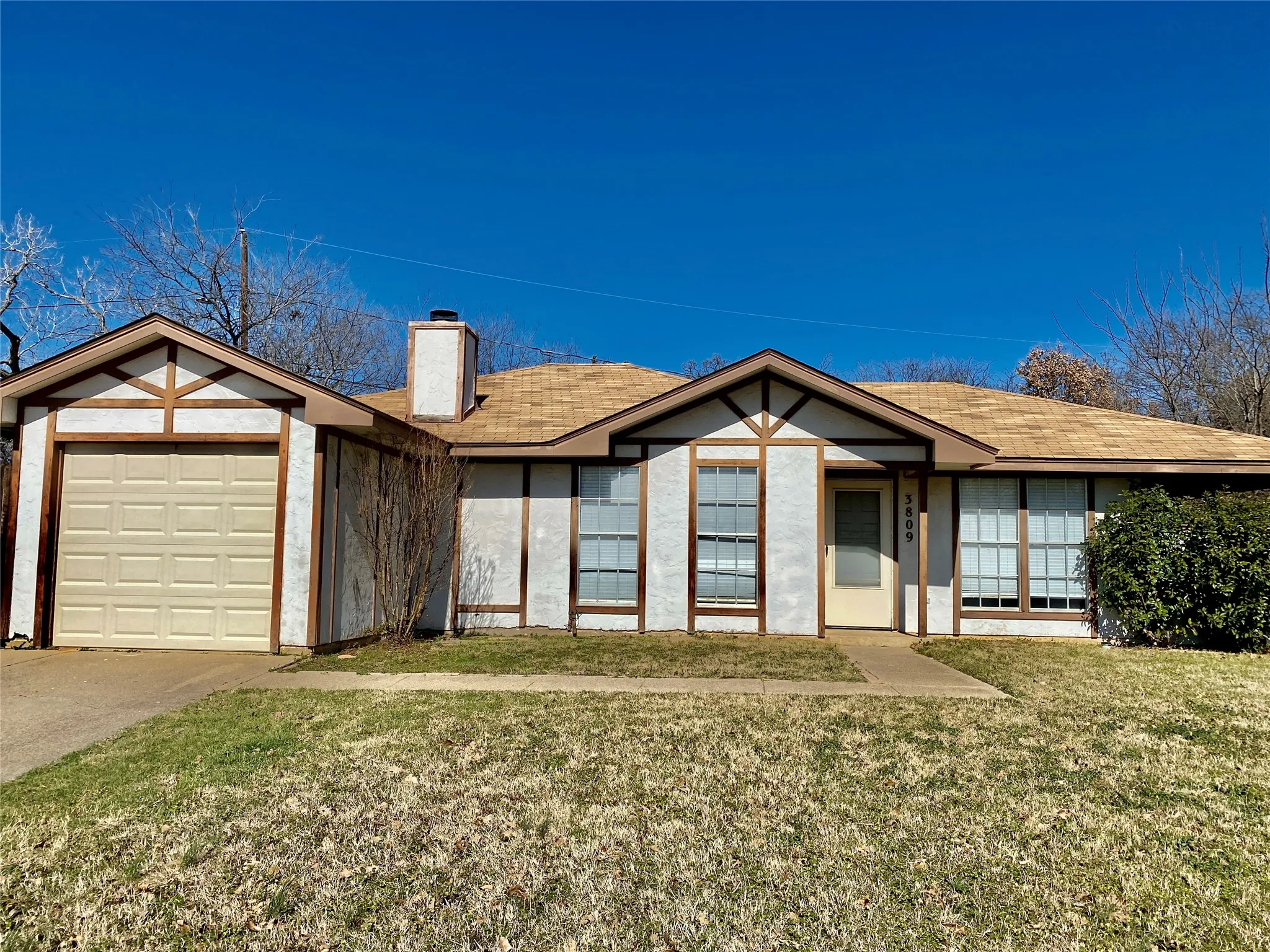 Single Family Residence For Rent in Tarrant County , 3809 Tamarron Lane, Arlington, Texas 76017, 2 Bedroom, 2 Bathroom, 1 Garage spaces, 1,122 Sqft, built in 1983, mls#21379323, Real Estate Agent in Arlington, Homes For Rent in Tarrant county, Homes For Rent in Arlington, Realtor in Arlington Texas, Real Estate Brokerage Independent Realty Texas, Luminita Cordes Realtor