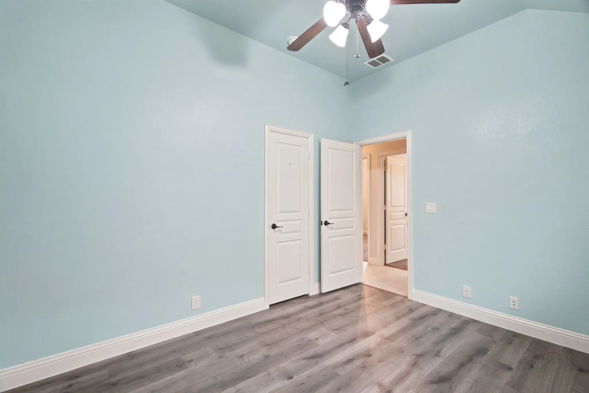 Single Family Residence For Rent in Denton County , 1509 Yellowthroat Drive, Little Elm, Texas 75068, 4 Bedroom, 2 Bathroom, 2 Garage spaces, 2,041 Sqft, built in 2017, mls#21379299, Real Estate Agent in Little Elm, Homes For Rent in Denton county, Homes For Rent in Little Elm, Realtor in Little Elm Texas, Real Estate Brokerage Independent Realty Texas, Luminita Cordes Realtor