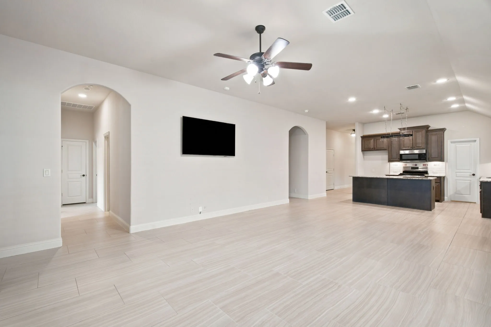 Single Family Residence For Rent in Denton County , 1509 Yellowthroat Drive, Little Elm, Texas 75068, 4 Bedroom, 2 Bathroom, 2 Garage spaces, 2,041 Sqft, built in 2017, mls#21379299, Real Estate Agent in Little Elm, Homes For Rent in Denton county, Homes For Rent in Little Elm, Realtor in Little Elm Texas, Real Estate Brokerage Independent Realty Texas, Luminita Cordes Realtor