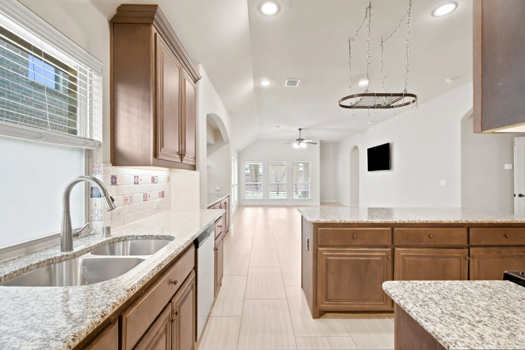 Single Family Residence For Rent in Denton County , 1509 Yellowthroat Drive, Little Elm, Texas 75068, 4 Bedroom, 2 Bathroom, 2 Garage spaces, 2,041 Sqft, built in 2017, mls#21379299, Real Estate Agent in Little Elm, Homes For Rent in Denton county, Homes For Rent in Little Elm, Realtor in Little Elm Texas, Real Estate Brokerage Independent Realty Texas, Luminita Cordes Realtor