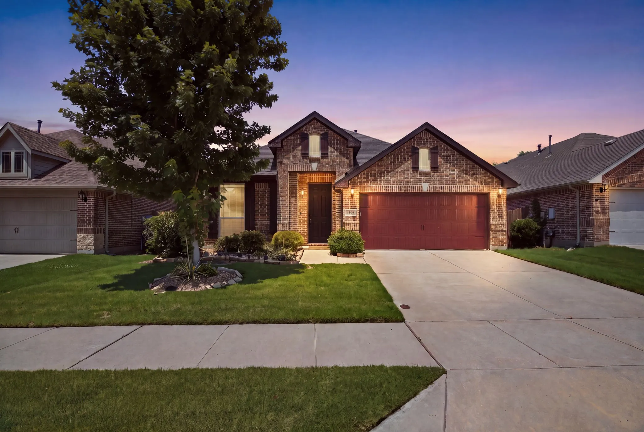 Single Family Residence For Rent in Denton County , 1509 Yellowthroat Drive, Little Elm, Texas 75068, 4 Bedroom, 2 Bathroom, 2 Garage spaces, 2,041 Sqft, built in 2017, mls#21379299, Real Estate Agent in Little Elm, Homes For Rent in Denton county, Homes For Rent in Little Elm, Realtor in Little Elm Texas, Real Estate Brokerage Independent Realty Texas, Luminita Cordes Realtor