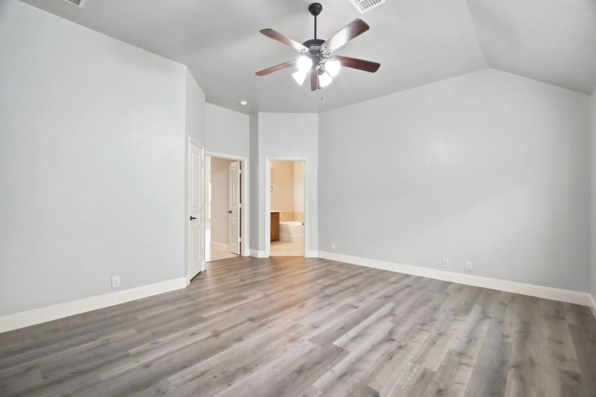 Single Family Residence For Rent in Denton County , 1509 Yellowthroat Drive, Little Elm, Texas 75068, 4 Bedroom, 2 Bathroom, 2 Garage spaces, 2,041 Sqft, built in 2017, mls#21379299, Real Estate Agent in Little Elm, Homes For Rent in Denton county, Homes For Rent in Little Elm, Realtor in Little Elm Texas, Real Estate Brokerage Independent Realty Texas, Luminita Cordes Realtor