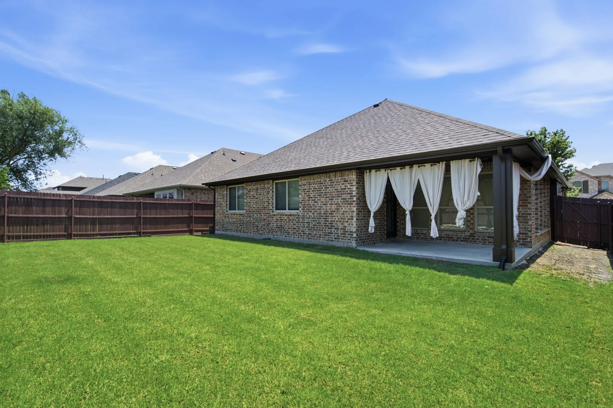 Single Family Residence For Rent in Denton County , 1509 Yellowthroat Drive, Little Elm, Texas 75068, 4 Bedroom, 2 Bathroom, 2 Garage spaces, 2,041 Sqft, built in 2017, mls#21379299, Real Estate Agent in Little Elm, Homes For Rent in Denton county, Homes For Rent in Little Elm, Realtor in Little Elm Texas, Real Estate Brokerage Independent Realty Texas, Luminita Cordes Realtor