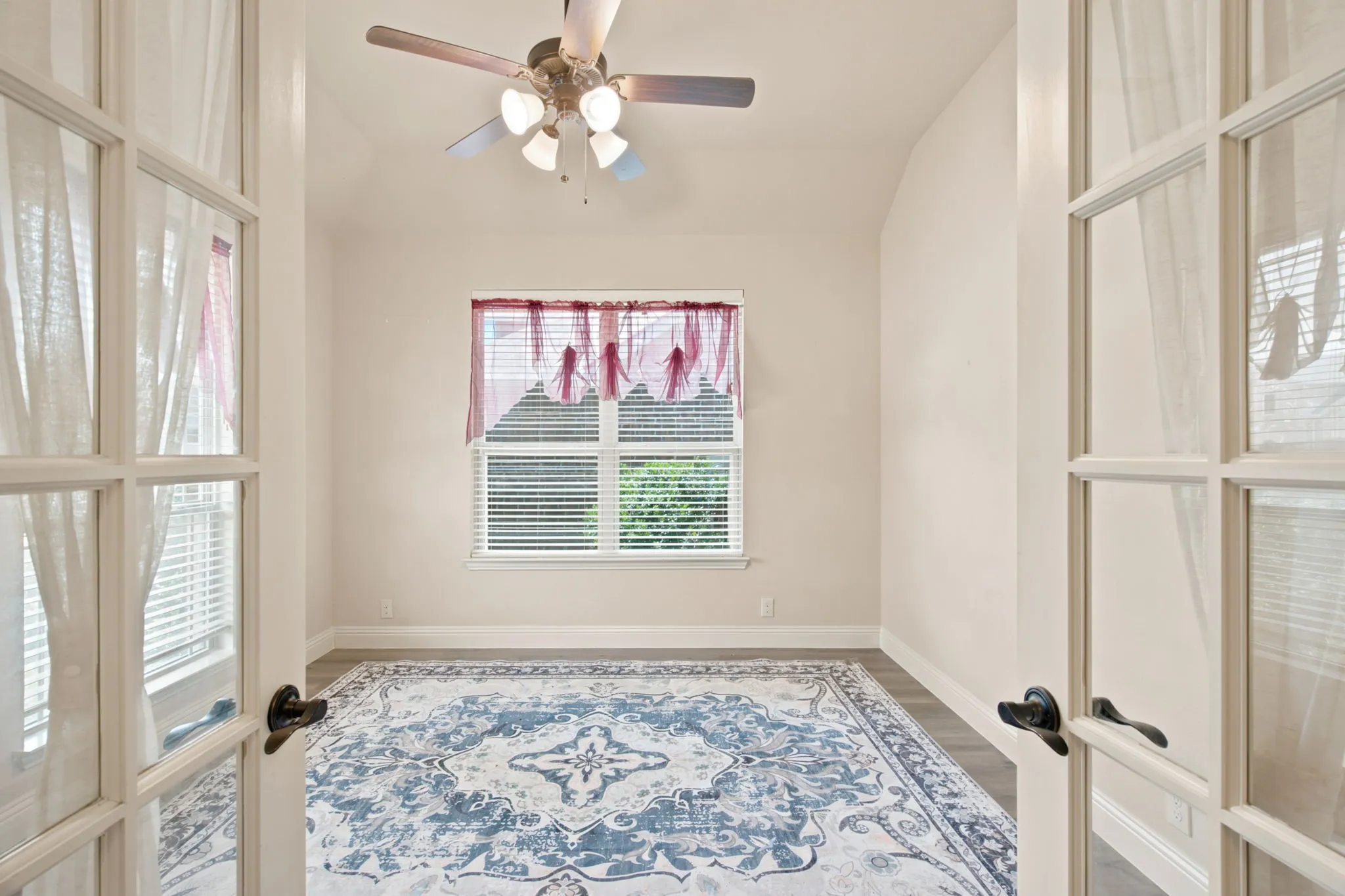 Single Family Residence For Rent in Denton County , 1509 Yellowthroat Drive, Little Elm, Texas 75068, 4 Bedroom, 2 Bathroom, 2 Garage spaces, 2,041 Sqft, built in 2017, mls#21379299, Real Estate Agent in Little Elm, Homes For Rent in Denton county, Homes For Rent in Little Elm, Realtor in Little Elm Texas, Real Estate Brokerage Independent Realty Texas, Luminita Cordes Realtor