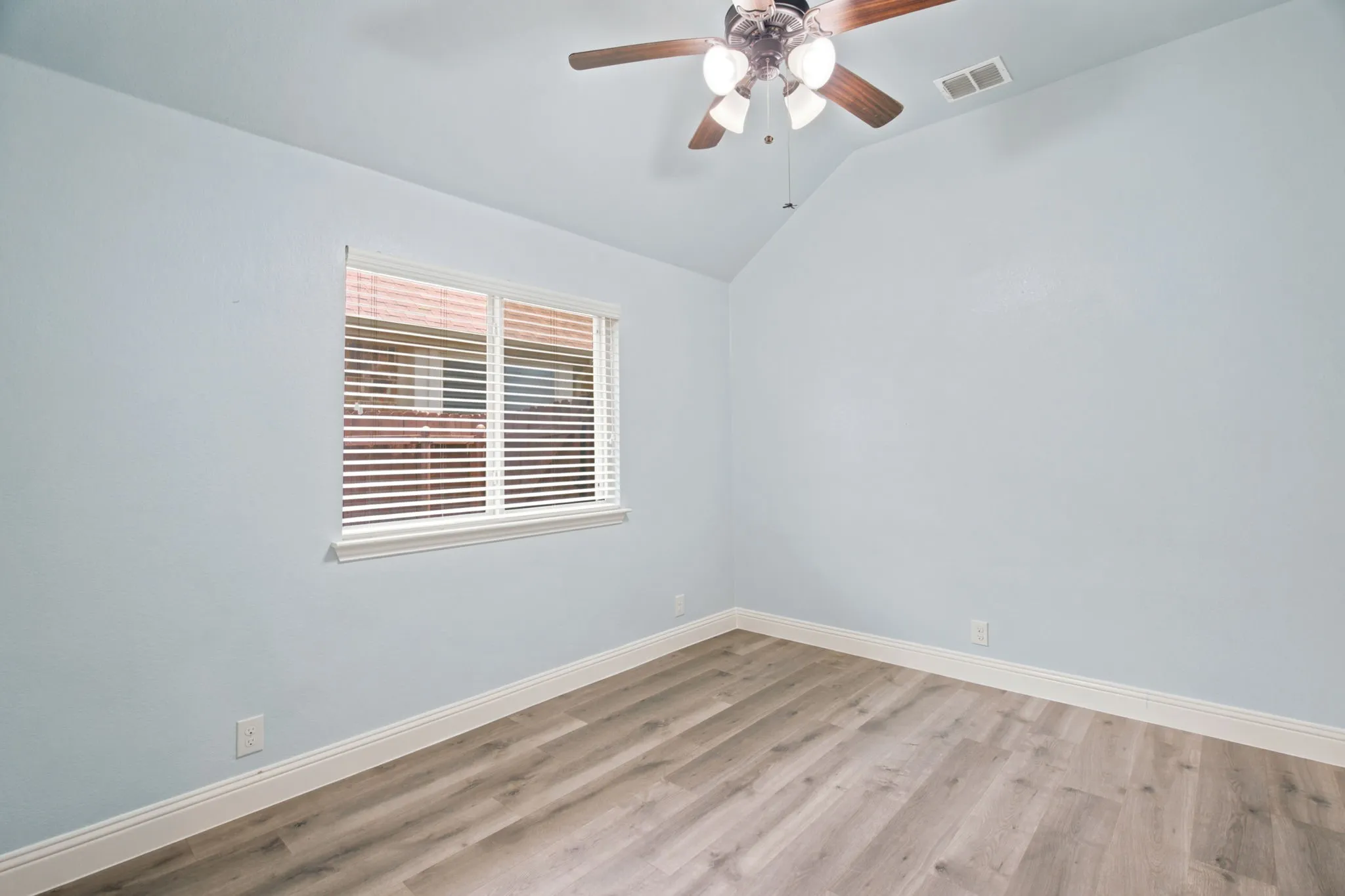 Single Family Residence For Rent in Denton County , 1509 Yellowthroat Drive, Little Elm, Texas 75068, 4 Bedroom, 2 Bathroom, 2 Garage spaces, 2,041 Sqft, built in 2017, mls#21379299, Real Estate Agent in Little Elm, Homes For Rent in Denton county, Homes For Rent in Little Elm, Realtor in Little Elm Texas, Real Estate Brokerage Independent Realty Texas, Luminita Cordes Realtor