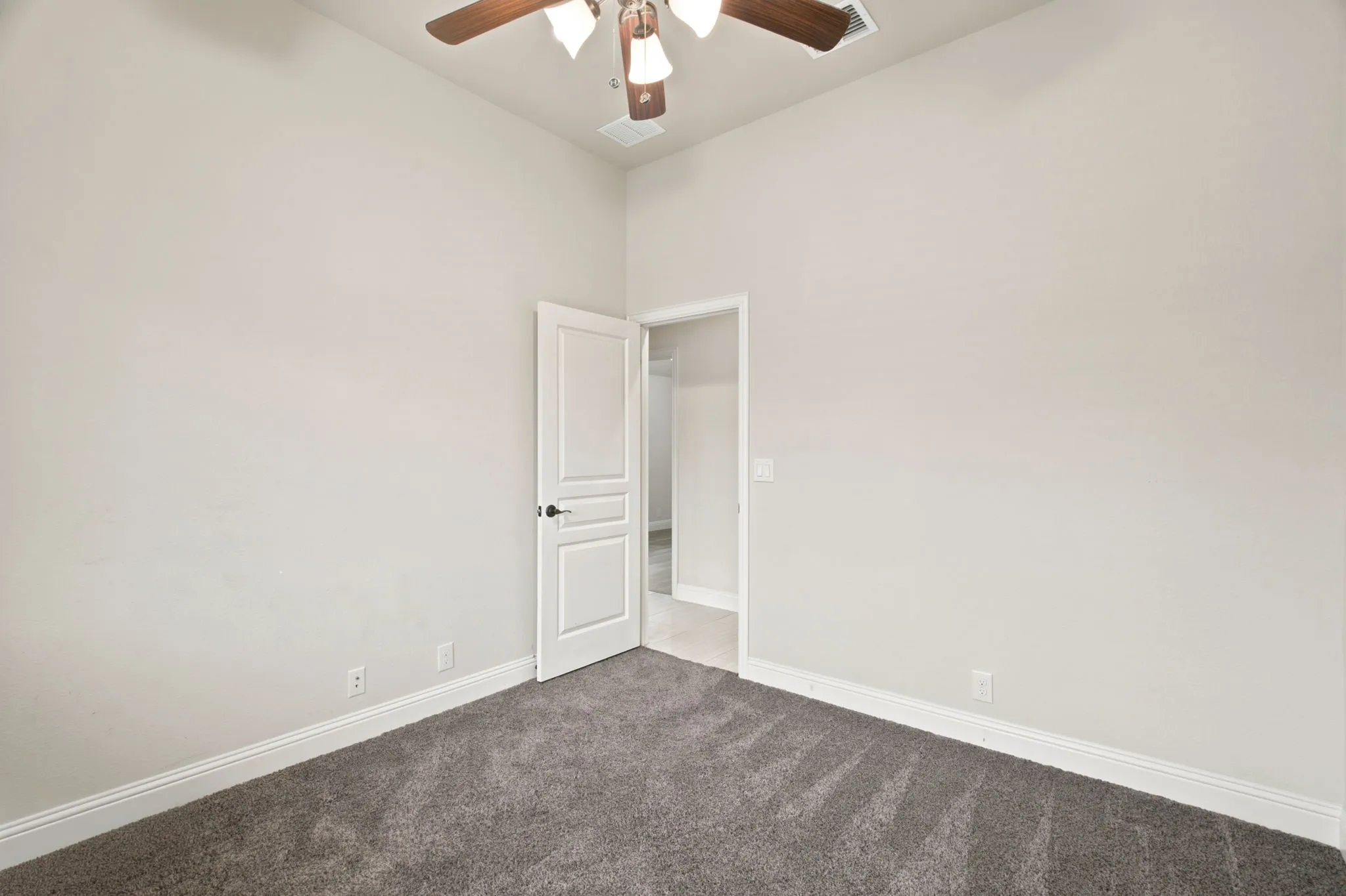 Single Family Residence For Rent in Denton County , 1509 Yellowthroat Drive, Little Elm, Texas 75068, 4 Bedroom, 2 Bathroom, 2 Garage spaces, 2,041 Sqft, built in 2017, mls#21379299, Real Estate Agent in Little Elm, Homes For Rent in Denton county, Homes For Rent in Little Elm, Realtor in Little Elm Texas, Real Estate Brokerage Independent Realty Texas, Luminita Cordes Realtor