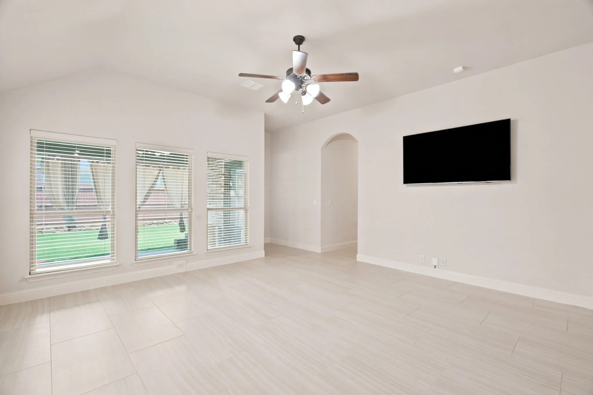 Single Family Residence For Rent in Denton County , 1509 Yellowthroat Drive, Little Elm, Texas 75068, 4 Bedroom, 2 Bathroom, 2 Garage spaces, 2,041 Sqft, built in 2017, mls#21379299, Real Estate Agent in Little Elm, Homes For Rent in Denton county, Homes For Rent in Little Elm, Realtor in Little Elm Texas, Real Estate Brokerage Independent Realty Texas, Luminita Cordes Realtor