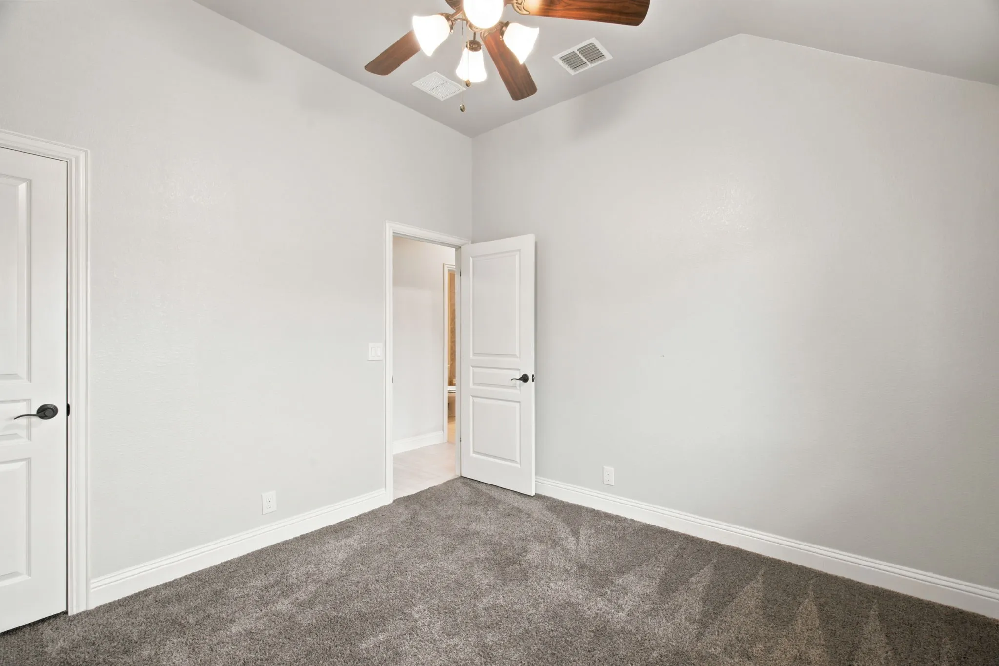 Single Family Residence For Rent in Denton County , 1509 Yellowthroat Drive, Little Elm, Texas 75068, 4 Bedroom, 2 Bathroom, 2 Garage spaces, 2,041 Sqft, built in 2017, mls#21379299, Real Estate Agent in Little Elm, Homes For Rent in Denton county, Homes For Rent in Little Elm, Realtor in Little Elm Texas, Real Estate Brokerage Independent Realty Texas, Luminita Cordes Realtor