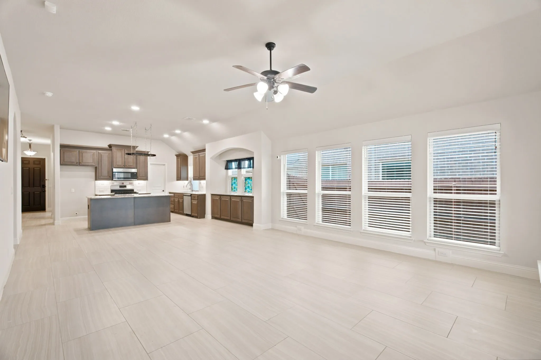 Single Family Residence For Rent in Denton County , 1509 Yellowthroat Drive, Little Elm, Texas 75068, 4 Bedroom, 2 Bathroom, 2 Garage spaces, 2,041 Sqft, built in 2017, mls#21379299, Real Estate Agent in Little Elm, Homes For Rent in Denton county, Homes For Rent in Little Elm, Realtor in Little Elm Texas, Real Estate Brokerage Independent Realty Texas, Luminita Cordes Realtor