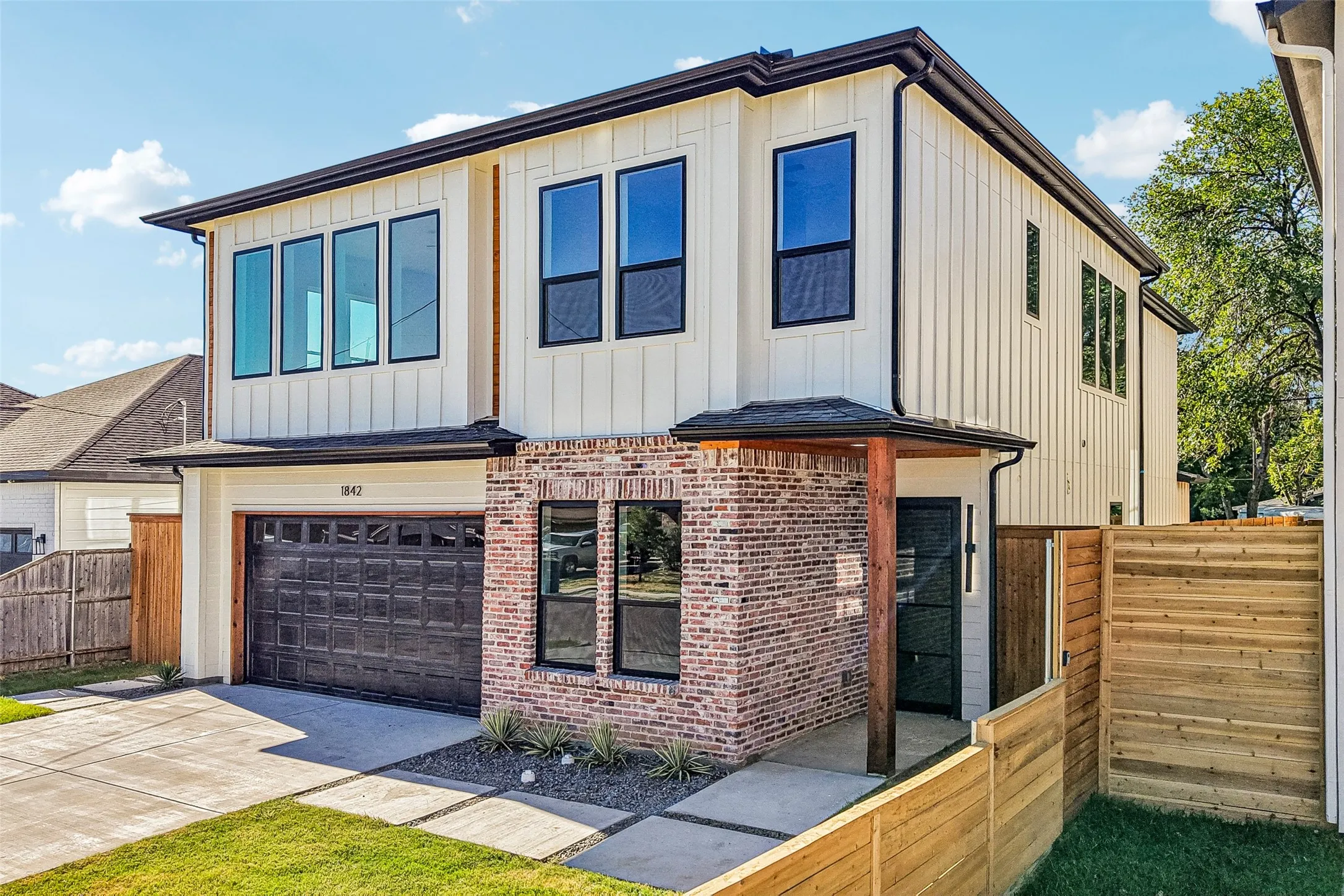 Single Family Residence For Sale in Dallas County , 1842 Life Avenue, Dallas, Texas 75212, 4 Bedroom, 4 Bathroom, 2 Garage spaces, 3,728 Sqft, built in 2026, mls#21369159, Real Estate Agent in Dallas, Homes For Sale in Dallas county, Homes For Sale in Dallas, Realtor in Dallas Texas, Real Estate Brokerage Independent Realty Texas, Luminita Cordes Realtor