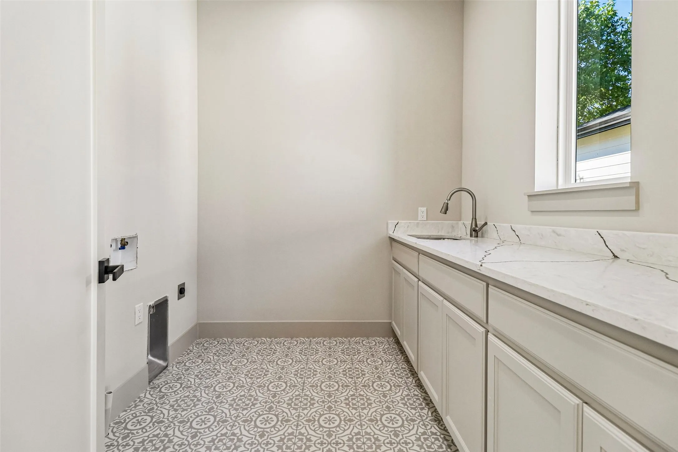 Single Family Residence For Sale in Dallas County , 1842 Life Avenue, Dallas, Texas 75212, 4 Bedroom, 4 Bathroom, 2 Garage spaces, 3,728 Sqft, built in 2026, mls#21369159, Real Estate Agent in Dallas, Homes For Sale in Dallas county, Homes For Sale in Dallas, Realtor in Dallas Texas, Real Estate Brokerage Independent Realty Texas, Luminita Cordes Realtor