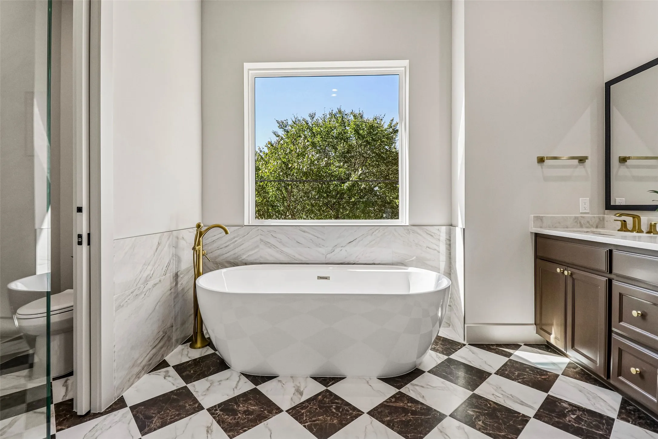 Single Family Residence For Sale in Dallas County , 1842 Life Avenue, Dallas, Texas 75212, 4 Bedroom, 4 Bathroom, 2 Garage spaces, 3,728 Sqft, built in 2026, mls#21369159, Real Estate Agent in Dallas, Homes For Sale in Dallas county, Homes For Sale in Dallas, Realtor in Dallas Texas, Real Estate Brokerage Independent Realty Texas, Luminita Cordes Realtor