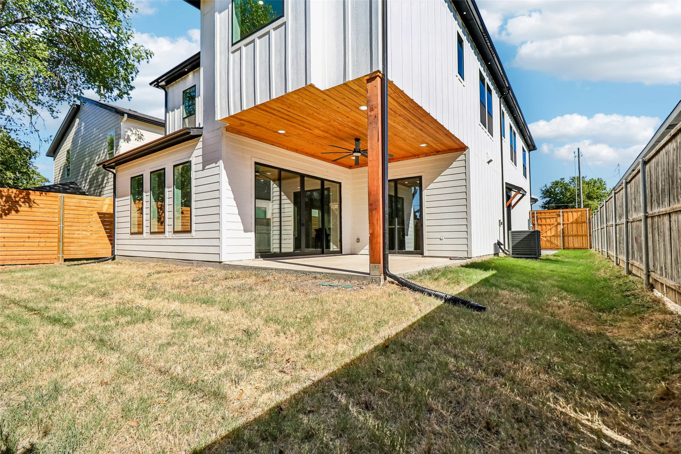 Single Family Residence For Sale in Dallas County , 1842 Life Avenue, Dallas, Texas 75212, 4 Bedroom, 4 Bathroom, 2 Garage spaces, 3,728 Sqft, built in 2026, mls#21369159, Real Estate Agent in Dallas, Homes For Sale in Dallas county, Homes For Sale in Dallas, Realtor in Dallas Texas, Real Estate Brokerage Independent Realty Texas, Luminita Cordes Realtor