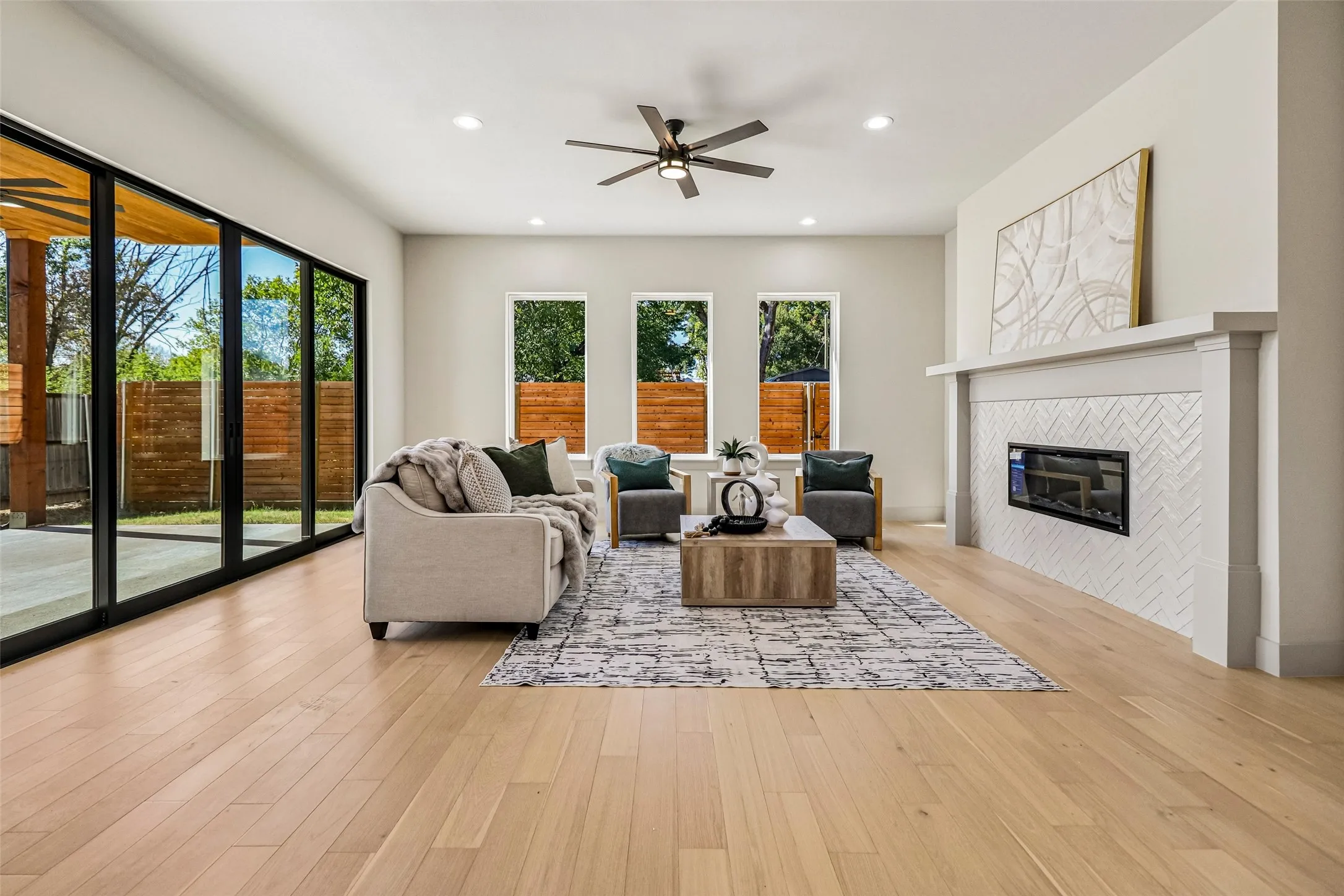 Single Family Residence For Sale in Dallas County , 1842 Life Avenue, Dallas, Texas 75212, 4 Bedroom, 4 Bathroom, 2 Garage spaces, 3,728 Sqft, built in 2026, mls#21369159, Real Estate Agent in Dallas, Homes For Sale in Dallas county, Homes For Sale in Dallas, Realtor in Dallas Texas, Real Estate Brokerage Independent Realty Texas, Luminita Cordes Realtor