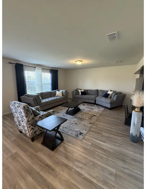 Single Family Residence For Rent in Denton County , 900 Shire Avenue, Haslet, Texas 76052, 4 Bedroom, 3 Bathroom, 2 Garage spaces, 2,344 Sqft, built in 2021, mls#21377614, Real Estate Agent in Haslet, Homes For Rent in Denton county, Homes For Rent in Haslet, Realtor in Haslet Texas, Real Estate Brokerage Independent Realty Texas, Luminita Cordes Realtor