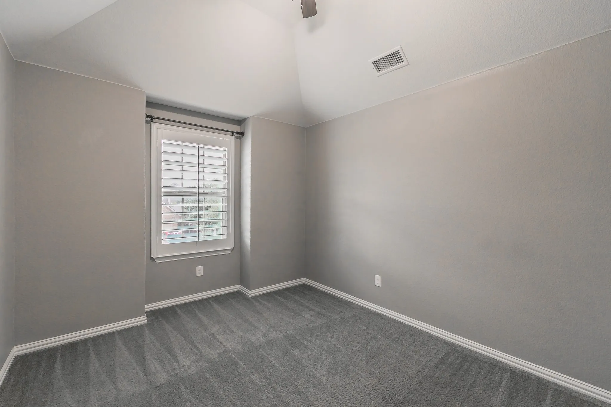 Single Family Residence For Sale in Tarrant County , 405 Marbrook Court, Fort Worth, Texas 76131, 5 Bedroom, 5 Bathroom, 3 Garage spaces, 3,838 Sqft, built in 2017, mls#21376722, Real Estate Agent in Fort Worth, Homes For Sale in Tarrant county, Homes For Sale in Fort Worth, Realtor in Fort Worth Texas, Real Estate Brokerage Independent Realty Texas, Luminita Cordes Realtor