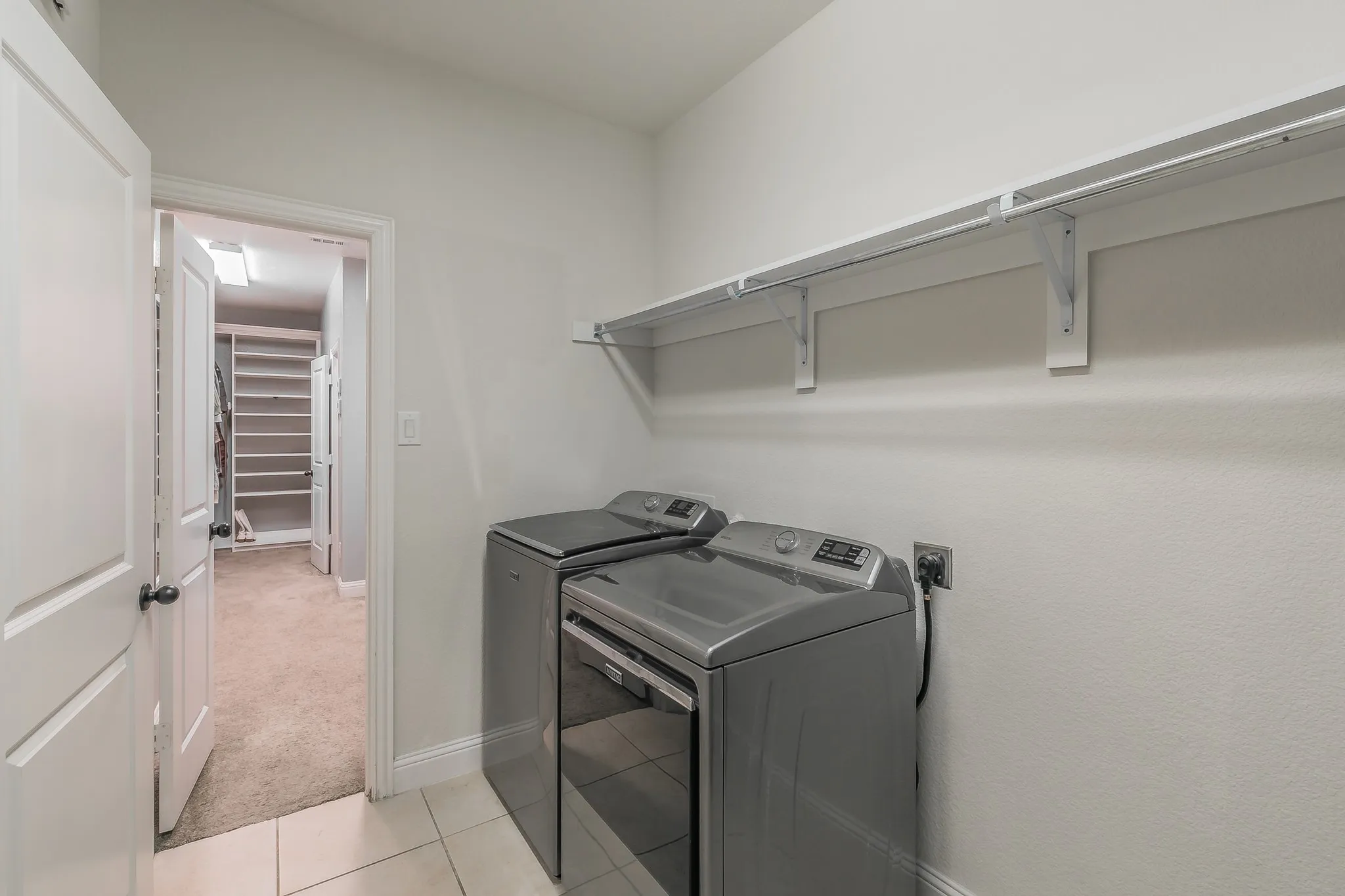 Single Family Residence For Sale in Tarrant County , 405 Marbrook Court, Fort Worth, Texas 76131, 5 Bedroom, 5 Bathroom, 3 Garage spaces, 3,838 Sqft, built in 2017, mls#21376722, Real Estate Agent in Fort Worth, Homes For Sale in Tarrant county, Homes For Sale in Fort Worth, Realtor in Fort Worth Texas, Real Estate Brokerage Independent Realty Texas, Luminita Cordes Realtor