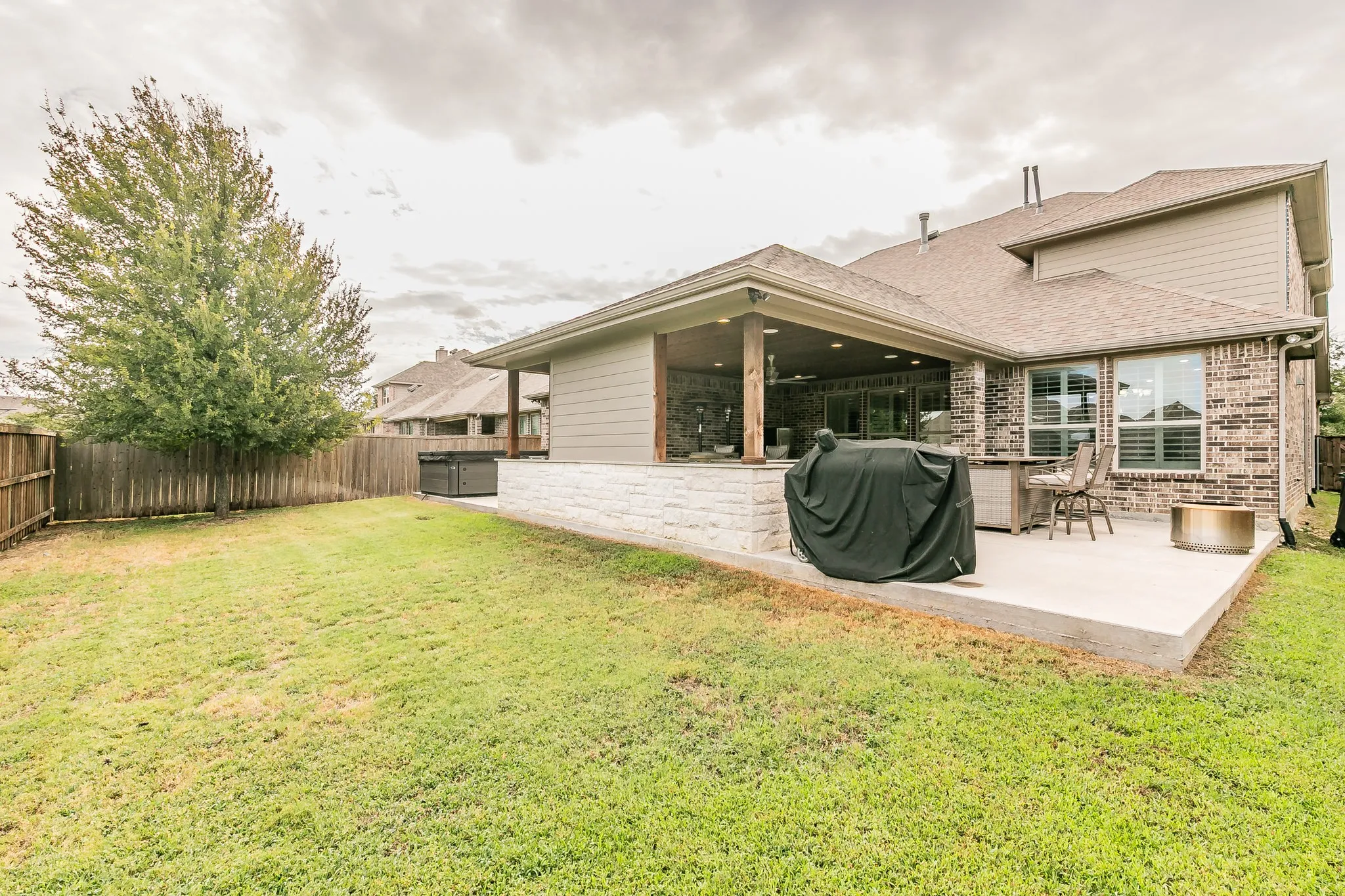 Single Family Residence For Sale in Tarrant County , 405 Marbrook Court, Fort Worth, Texas 76131, 5 Bedroom, 5 Bathroom, 3 Garage spaces, 3,838 Sqft, built in 2017, mls#21376722, Real Estate Agent in Fort Worth, Homes For Sale in Tarrant county, Homes For Sale in Fort Worth, Realtor in Fort Worth Texas, Real Estate Brokerage Independent Realty Texas, Luminita Cordes Realtor