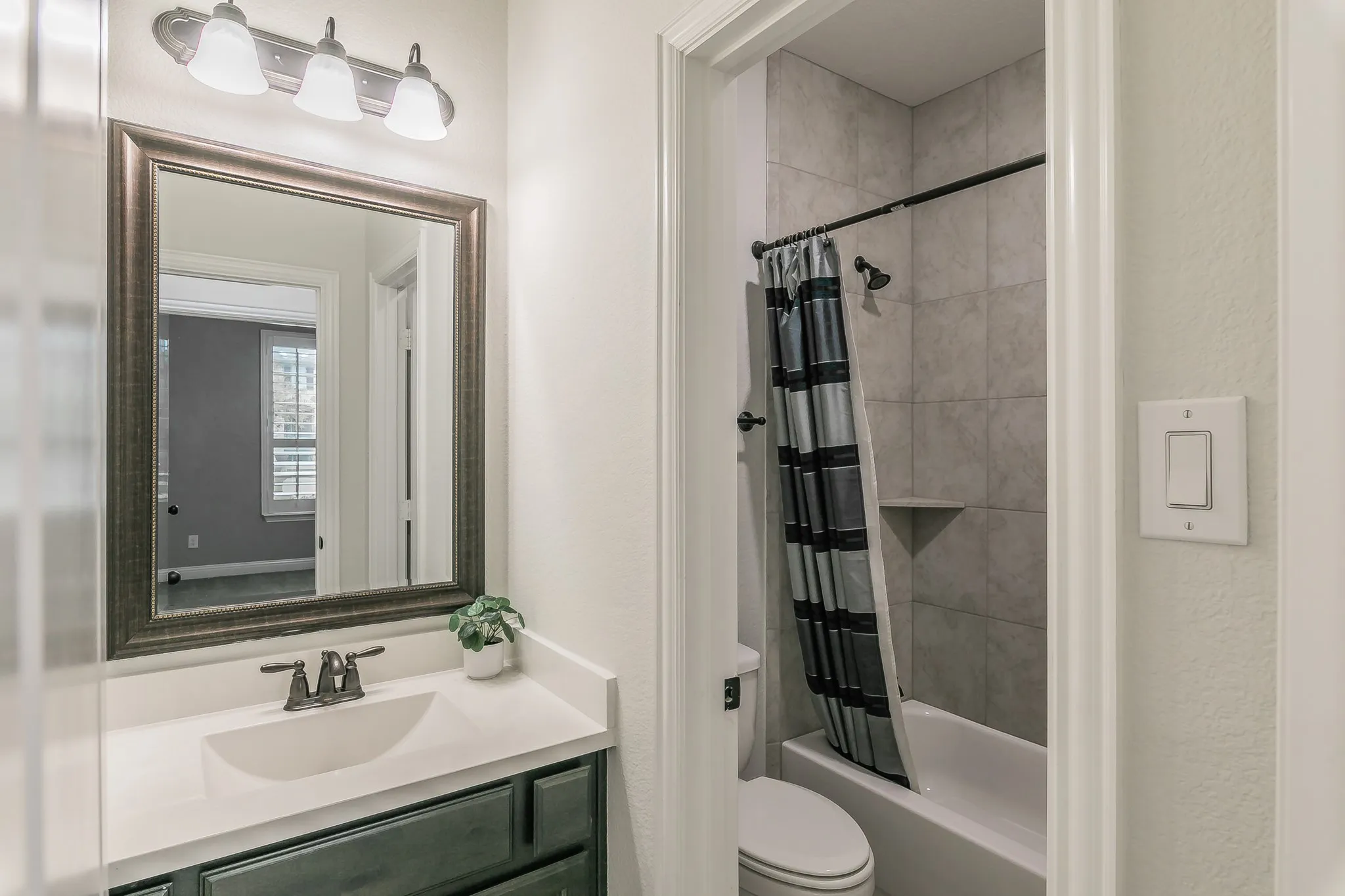 Single Family Residence For Sale in Tarrant County , 405 Marbrook Court, Fort Worth, Texas 76131, 5 Bedroom, 5 Bathroom, 3 Garage spaces, 3,838 Sqft, built in 2017, mls#21376722, Real Estate Agent in Fort Worth, Homes For Sale in Tarrant county, Homes For Sale in Fort Worth, Realtor in Fort Worth Texas, Real Estate Brokerage Independent Realty Texas, Luminita Cordes Realtor