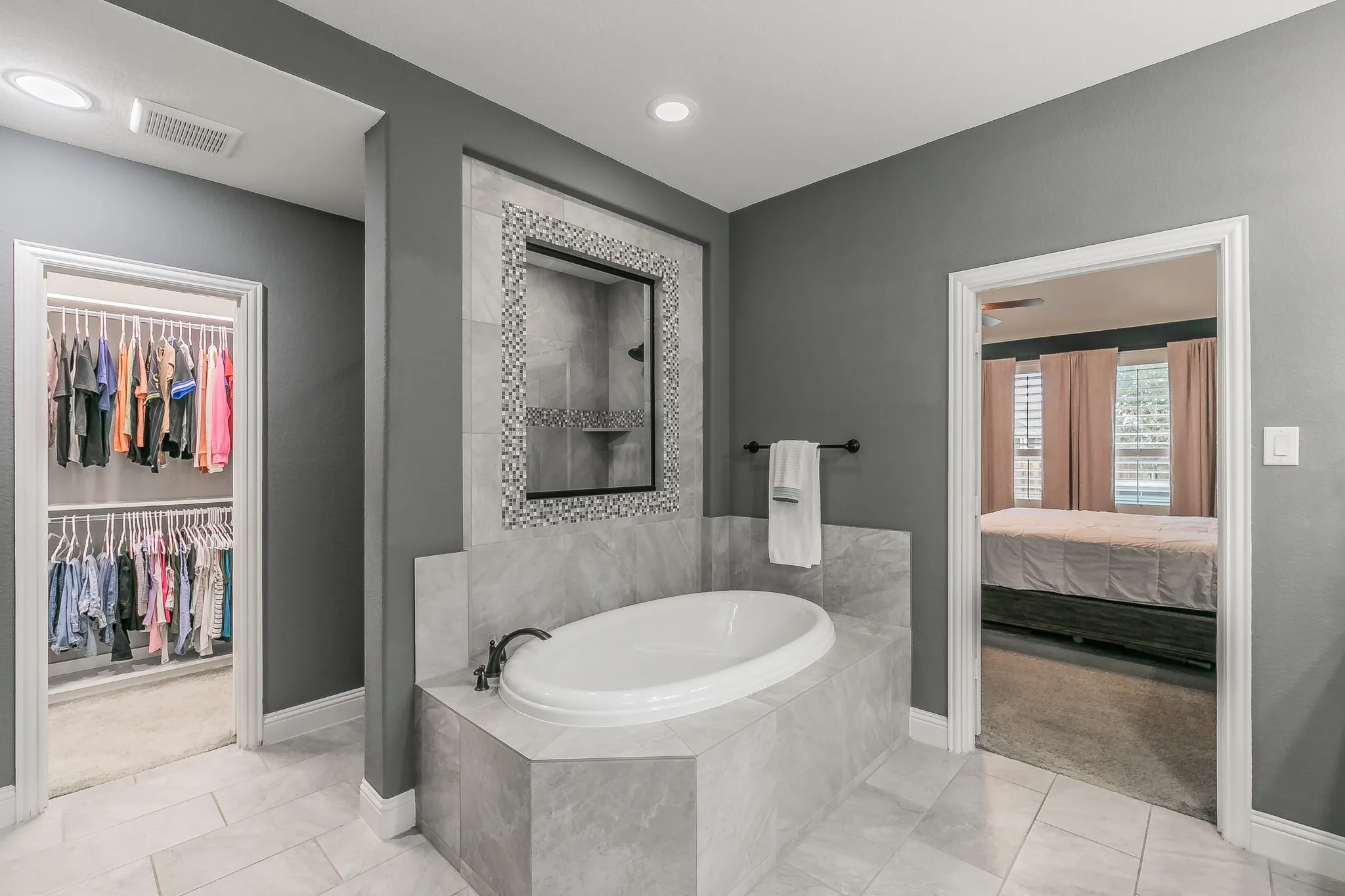 Single Family Residence For Sale in Tarrant County , 405 Marbrook Court, Fort Worth, Texas 76131, 5 Bedroom, 5 Bathroom, 3 Garage spaces, 3,838 Sqft, built in 2017, mls#21376722, Real Estate Agent in Fort Worth, Homes For Sale in Tarrant county, Homes For Sale in Fort Worth, Realtor in Fort Worth Texas, Real Estate Brokerage Independent Realty Texas, Luminita Cordes Realtor